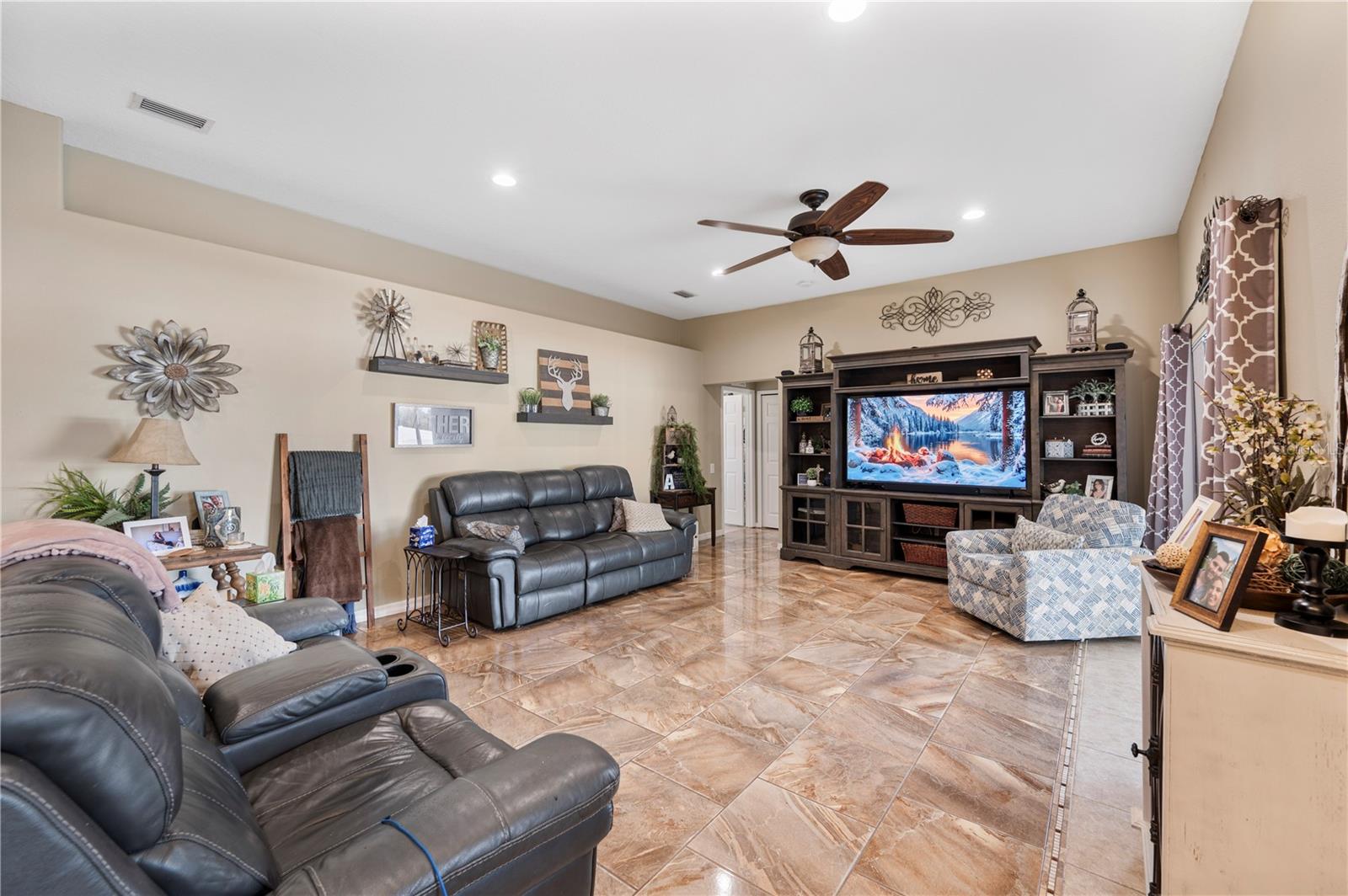 Image 18 of 55 For 4403 Avondale Groves Street