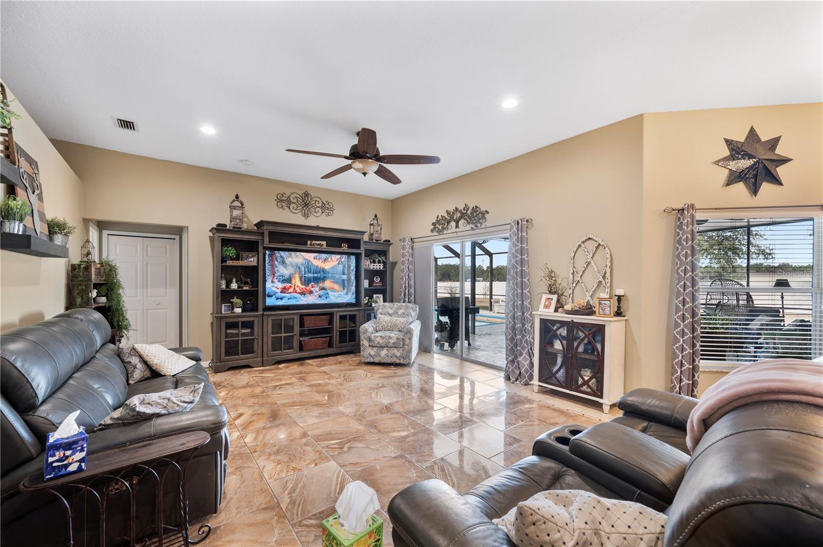 Image 19 of 55 For 4403 Avondale Groves Street