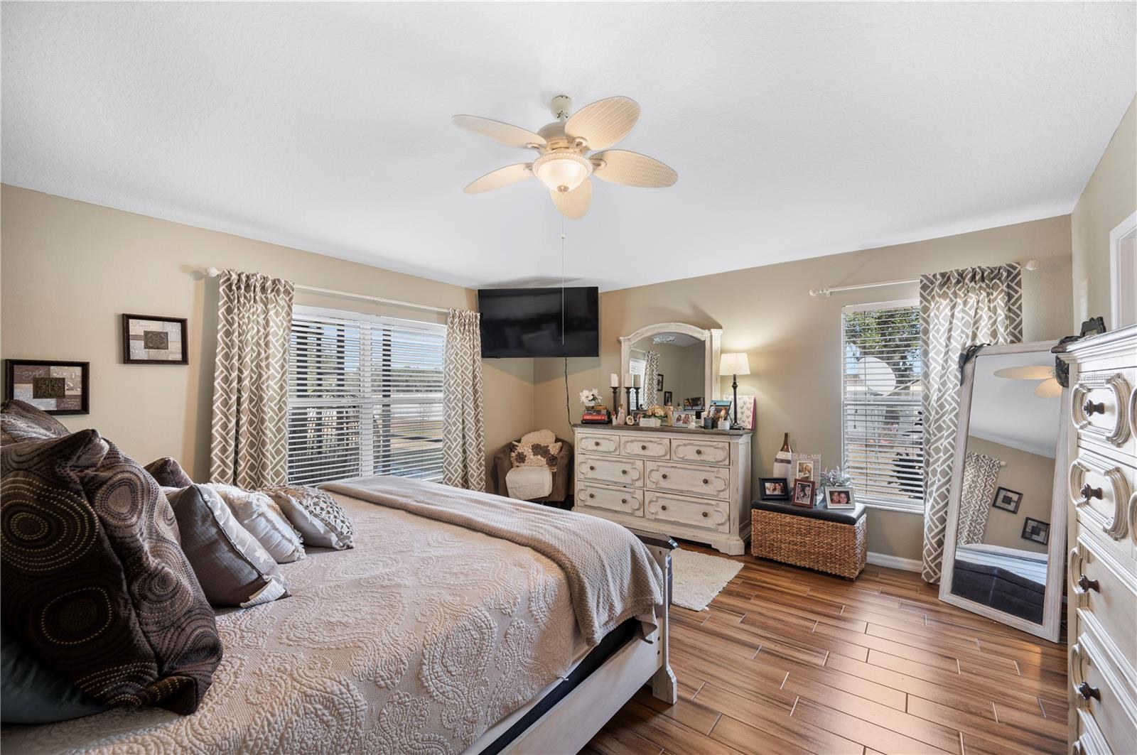 Image 21 of 55 For 4403 Avondale Groves Street