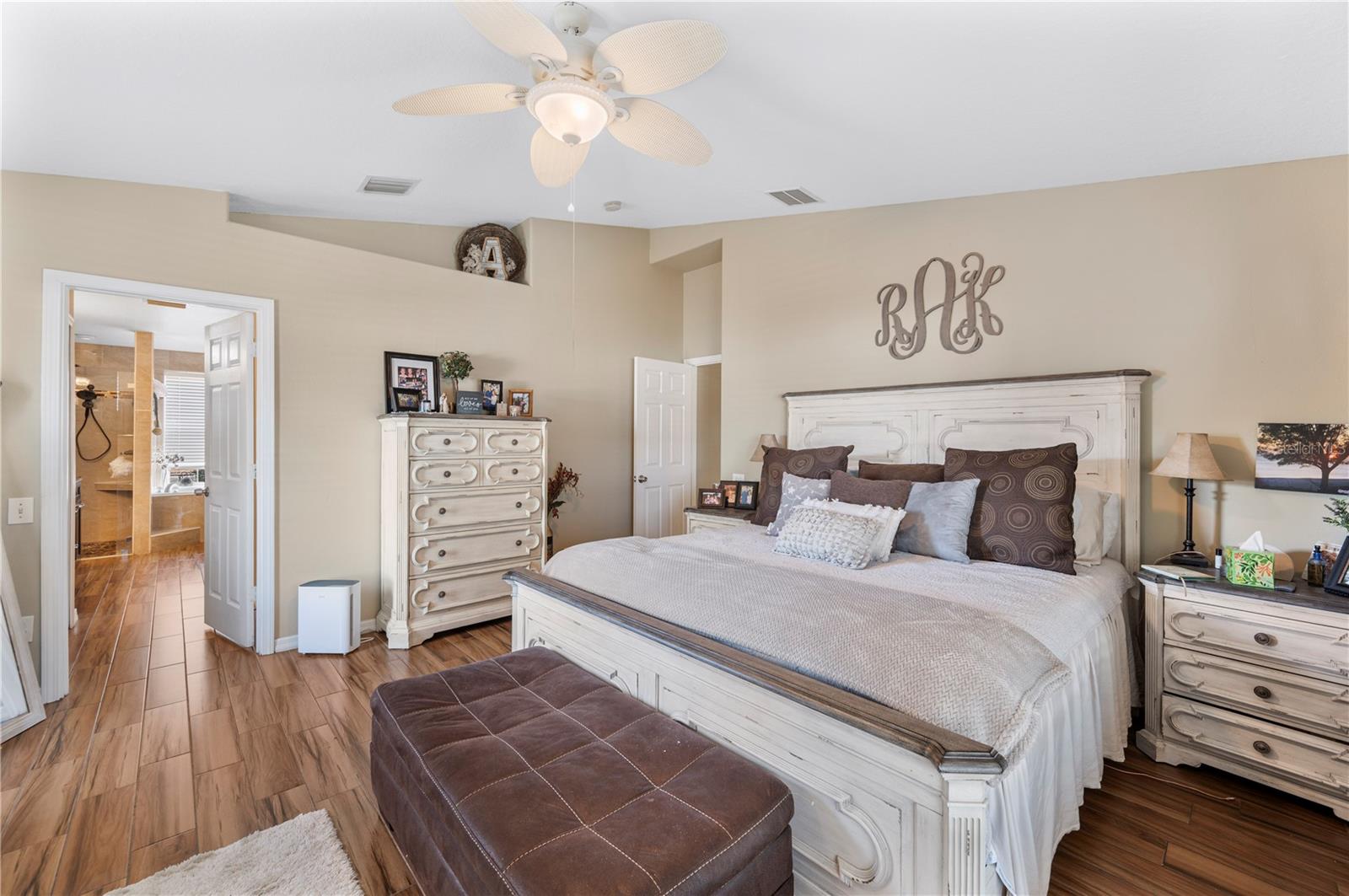 Image 22 of 55 For 4403 Avondale Groves Street