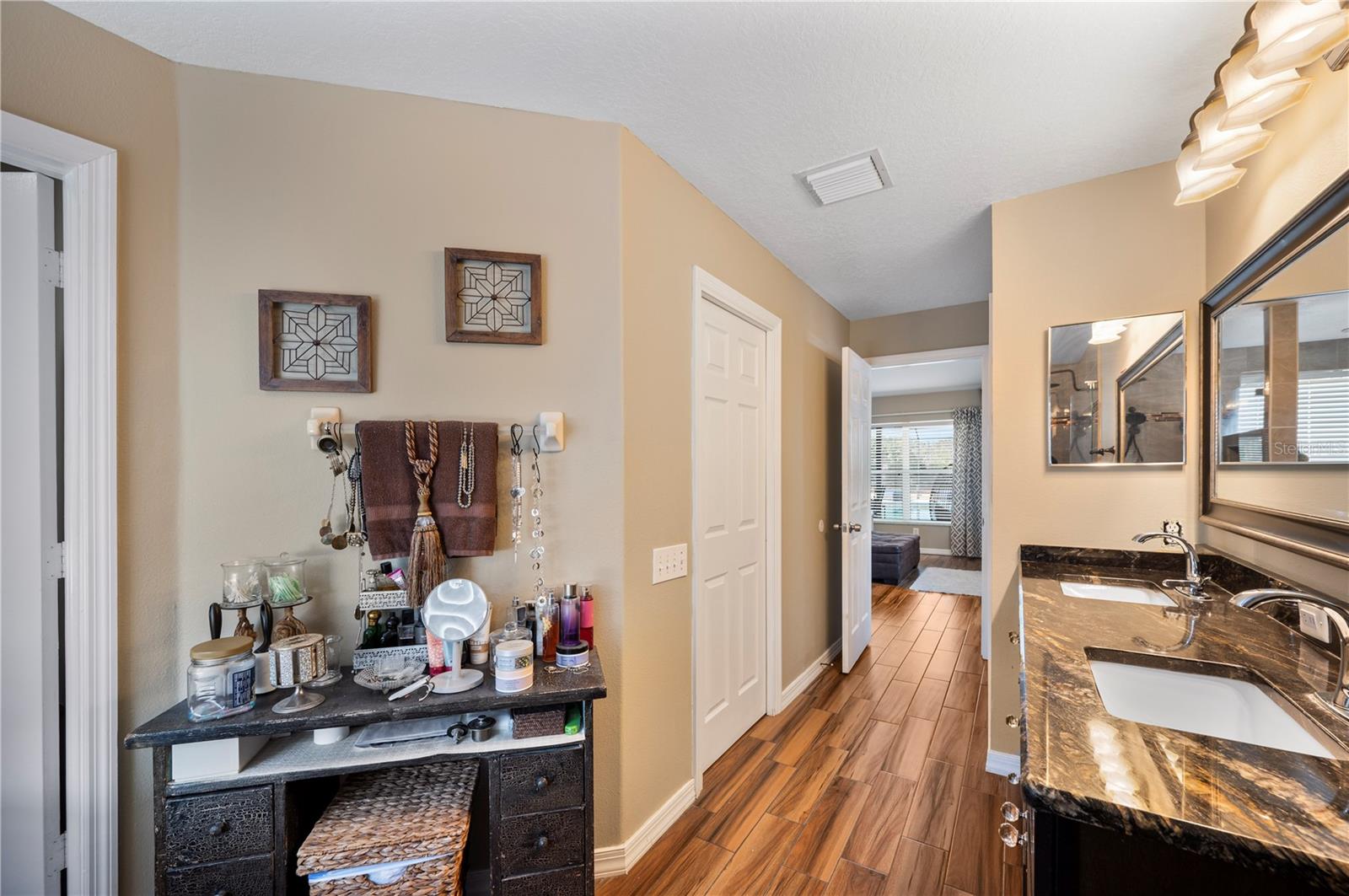 Image 25 of 55 For 4403 Avondale Groves Street