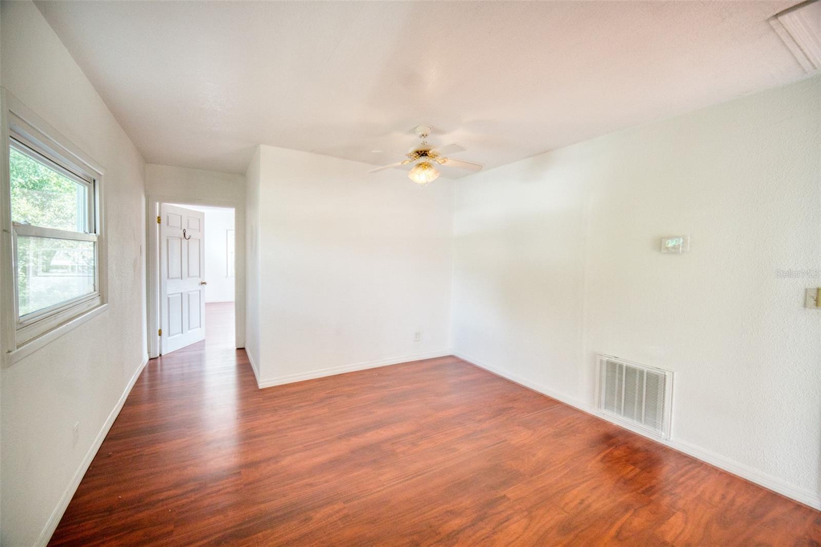 Image 11 of 39 For 2317 Harris Street