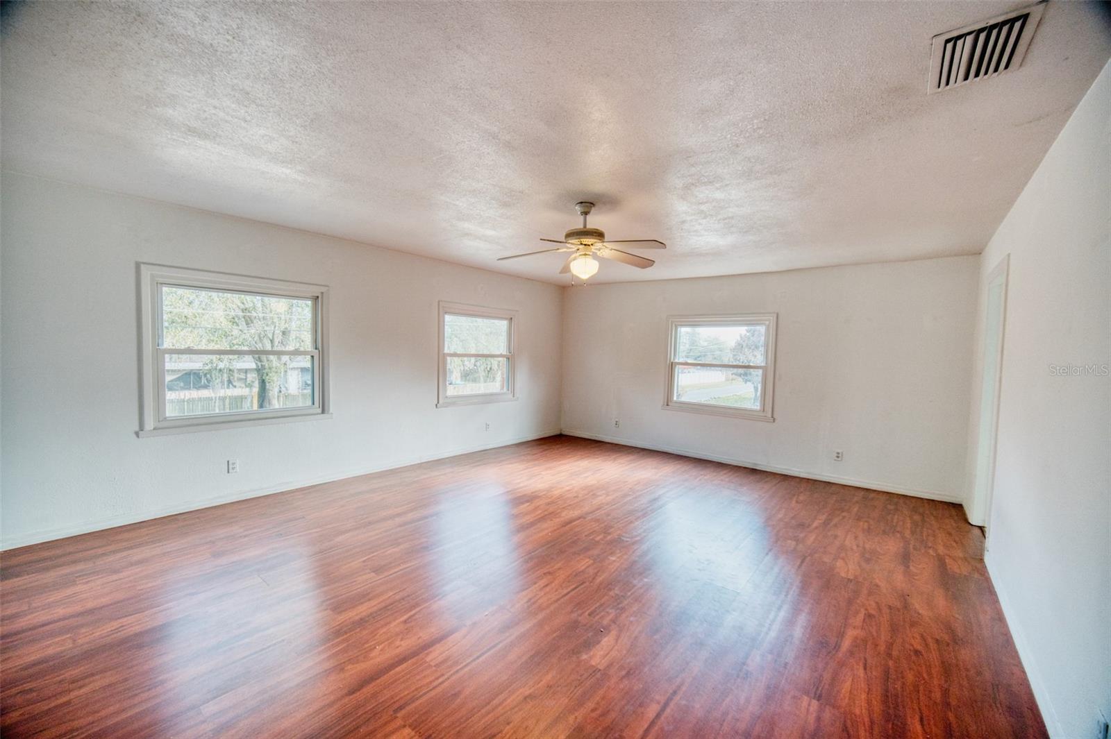 Image 13 of 39 For 2317 Harris Street