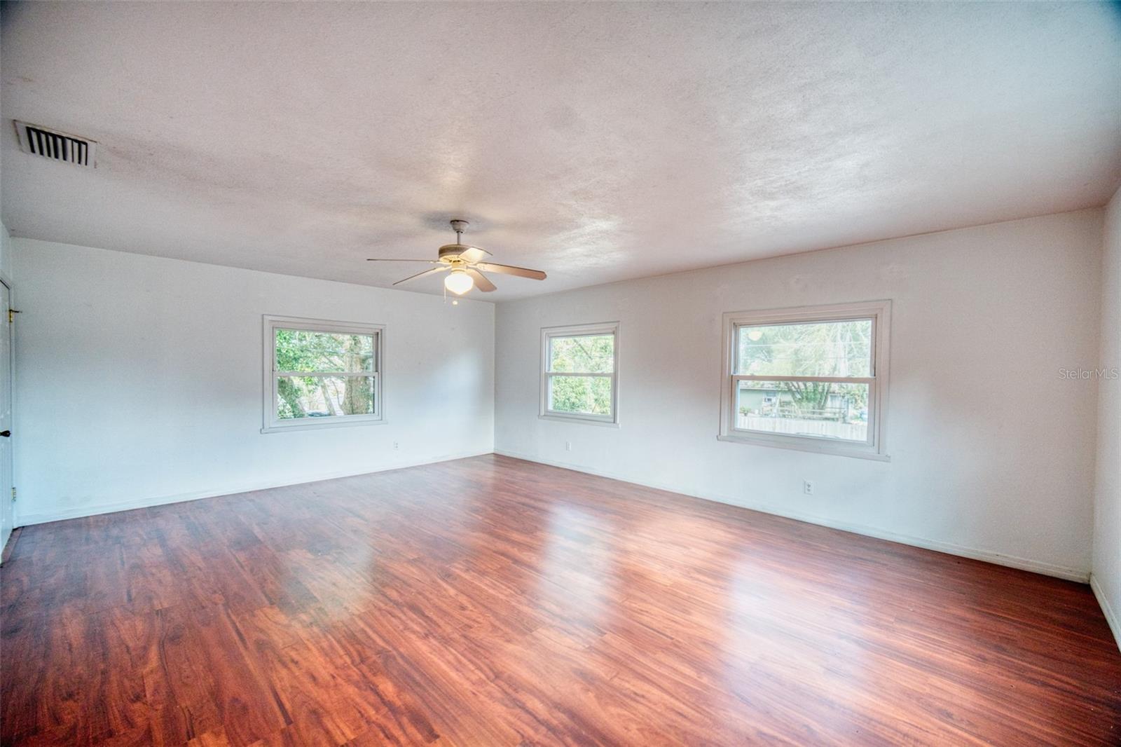 Image 14 of 39 For 2317 Harris Street