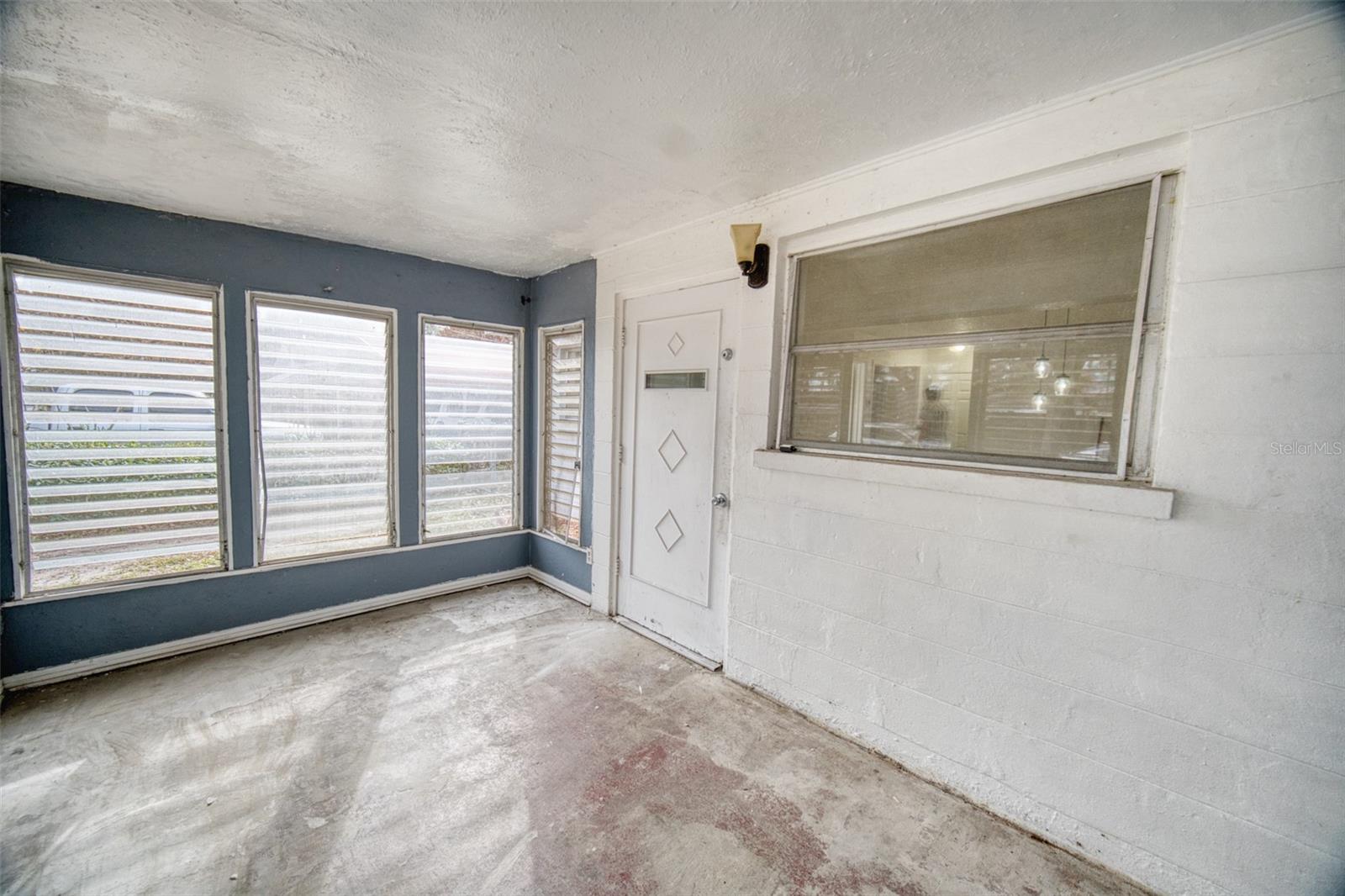 Image 3 of 39 For 2317 Harris Street