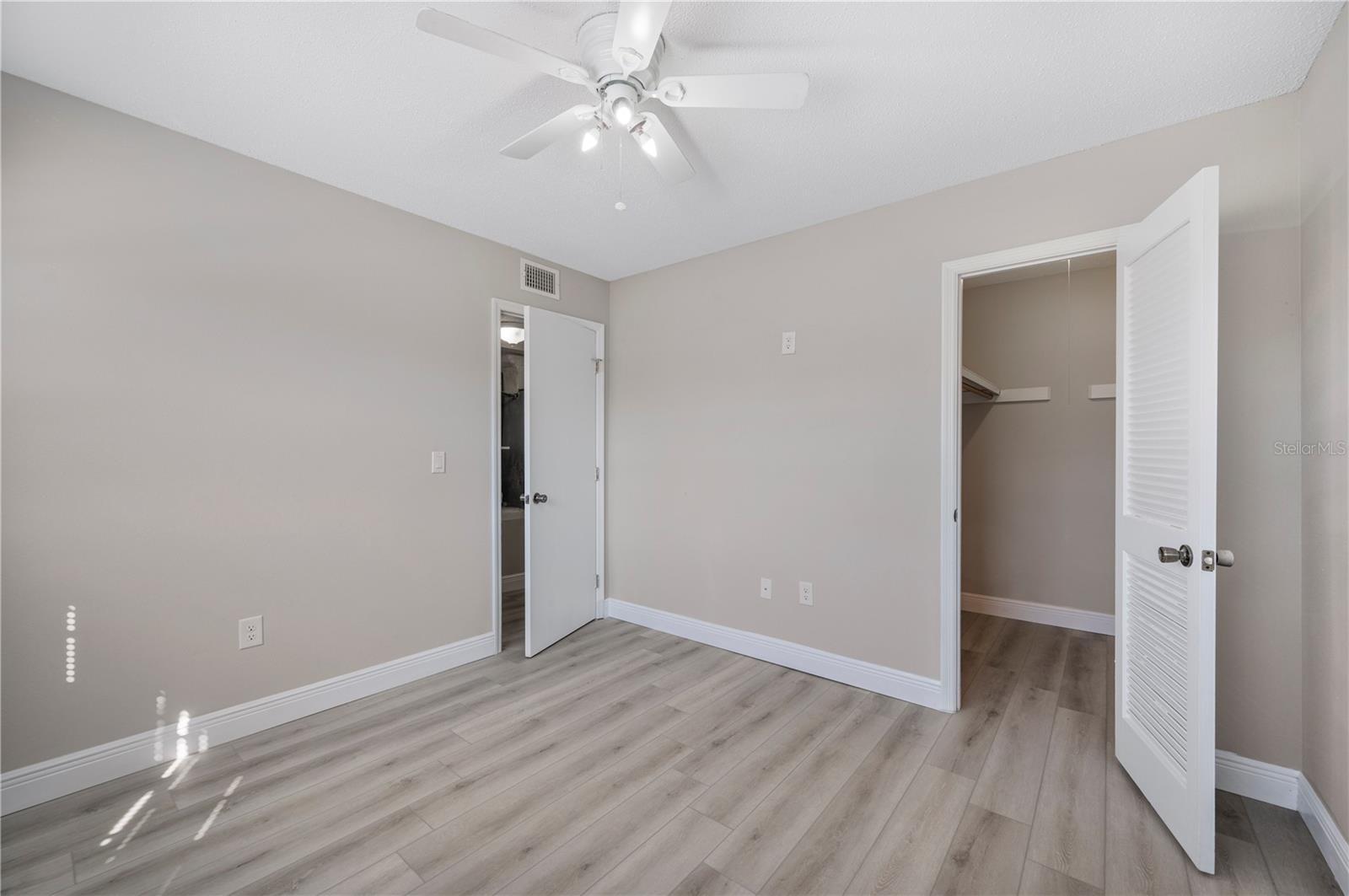 Image 10 of 27 For 1920 Edgewood Drive L5