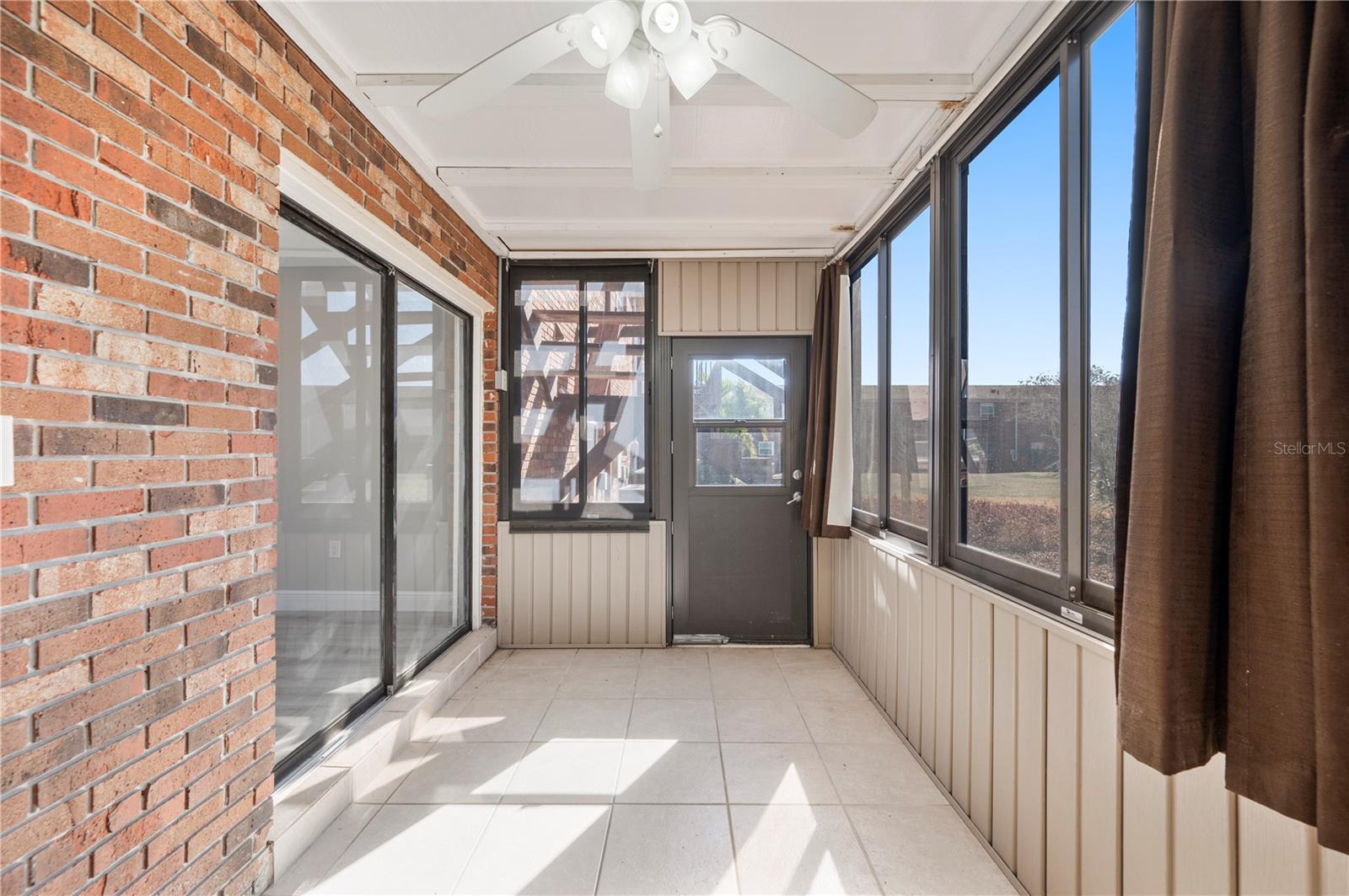 Image 17 of 27 For 1920 Edgewood Drive L5