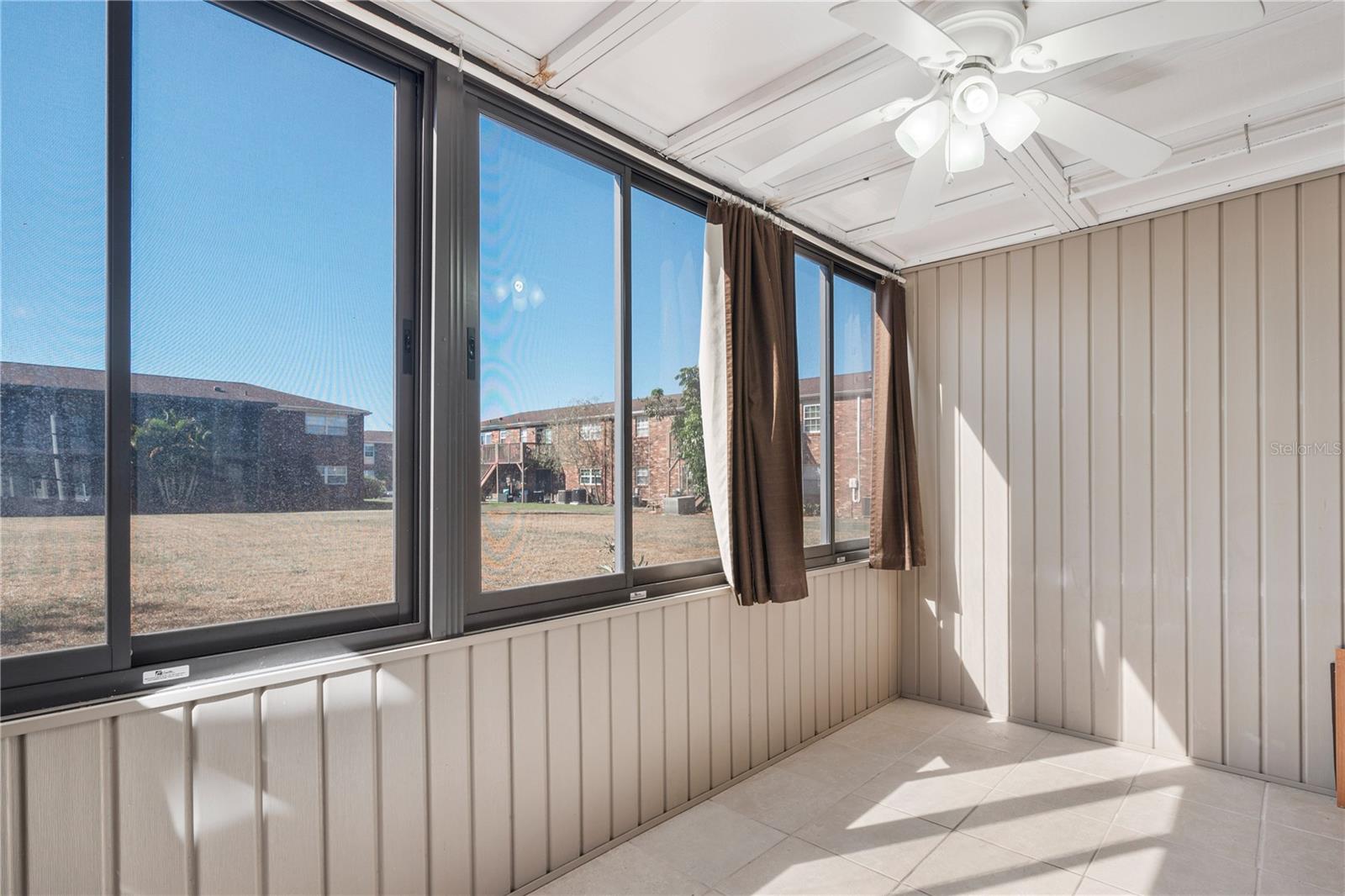 Image 18 of 27 For 1920 Edgewood Drive L5