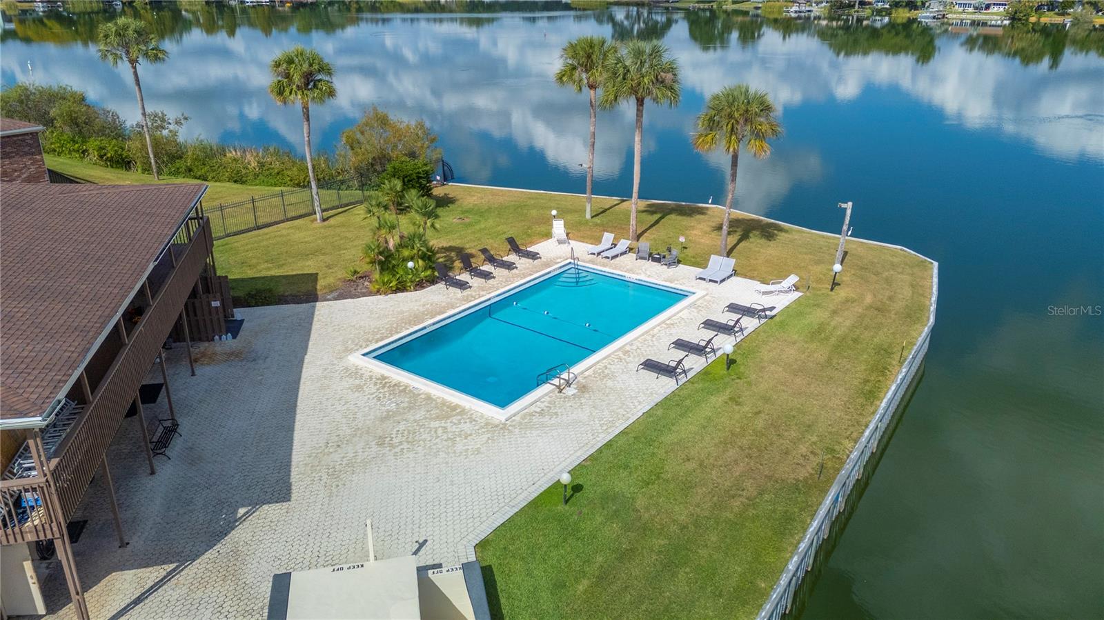 Image 22 of 27 For 1920 Edgewood Drive L5