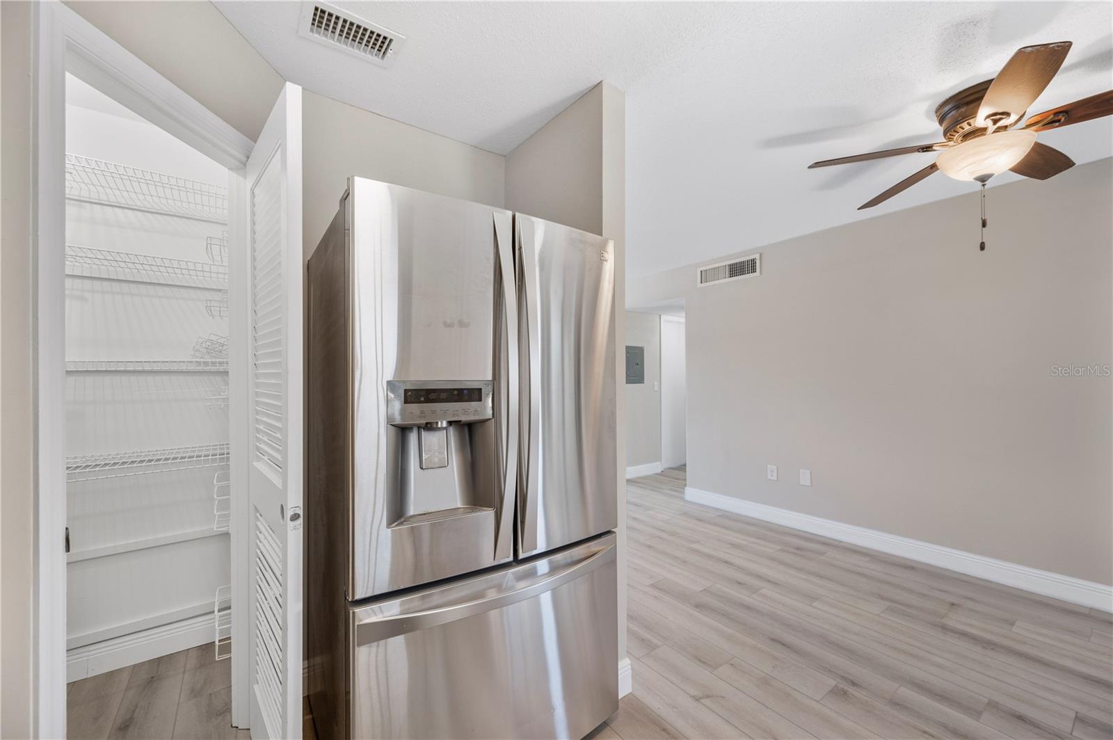 Image 7 of 27 For 1920 Edgewood Drive L5