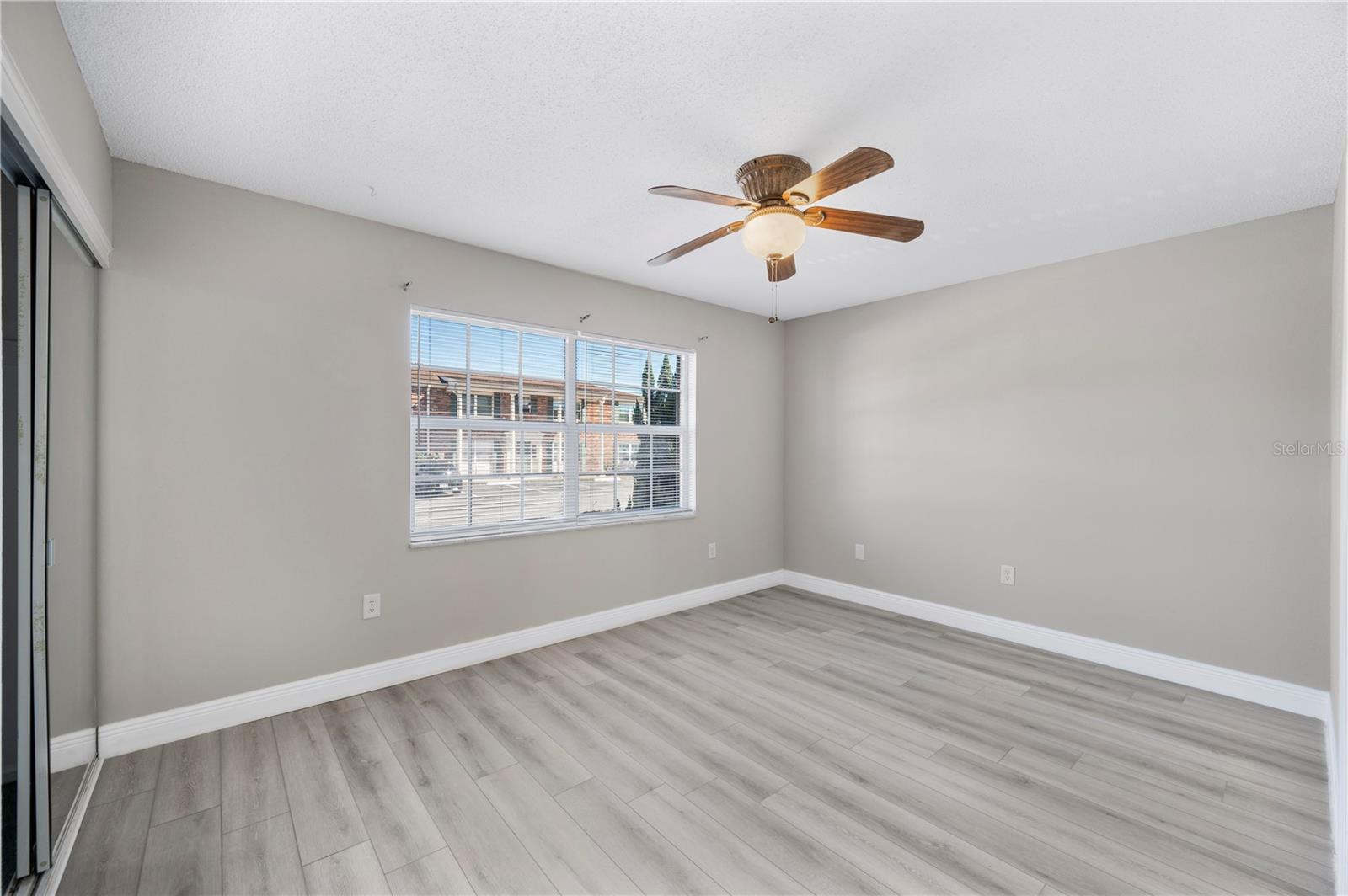 Image 8 of 27 For 1920 Edgewood Drive L5