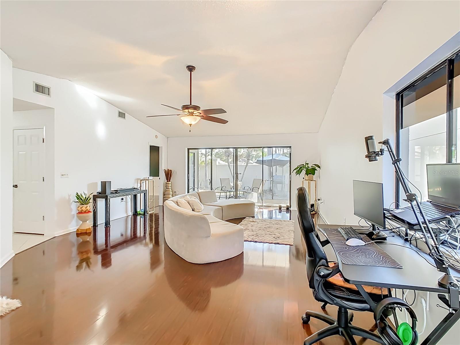 Image 15 of 52 For 4406 Glenns Landing