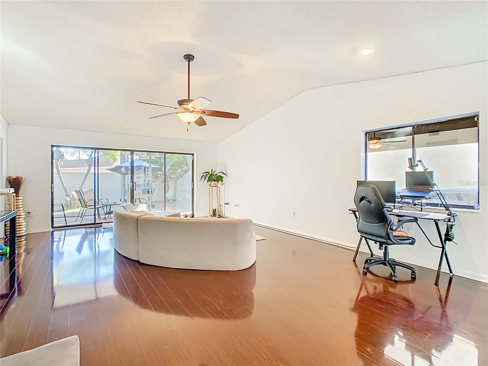 Image 17 of 52 For 4406 Glenns Landing