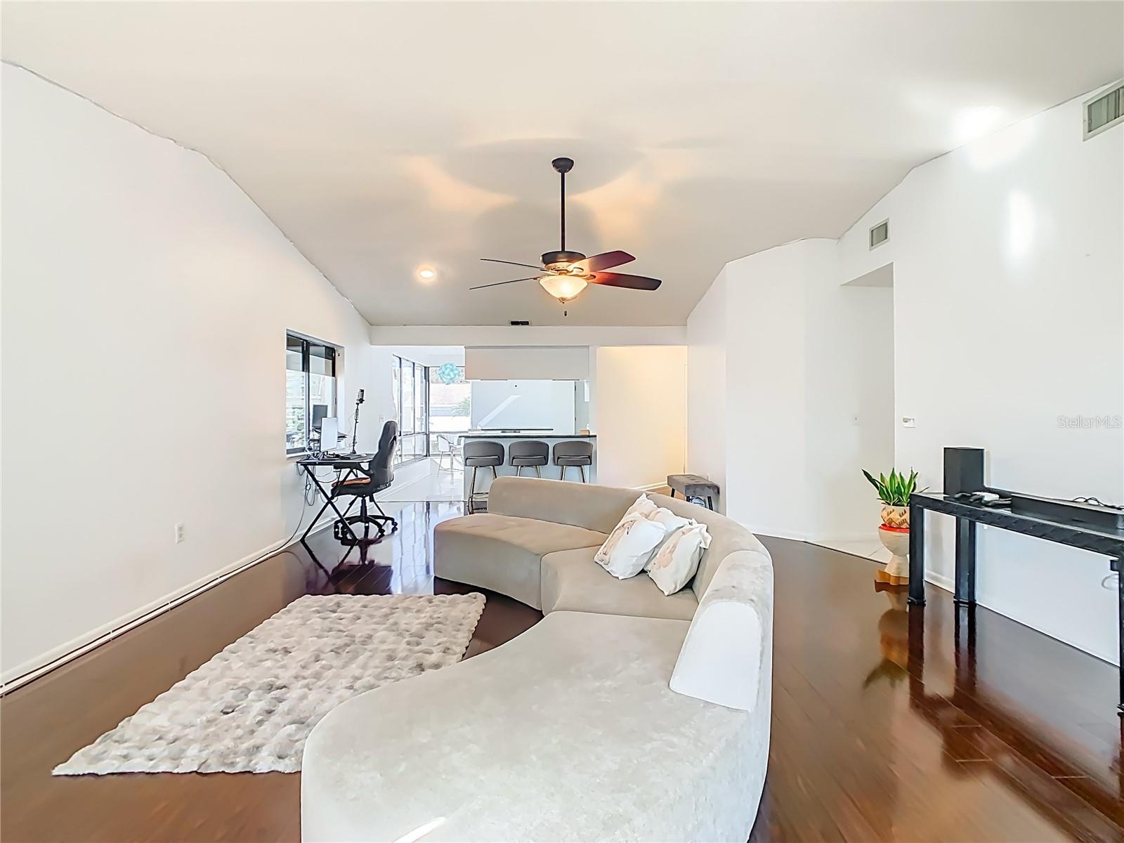 Image 19 of 52 For 4406 Glenns Landing