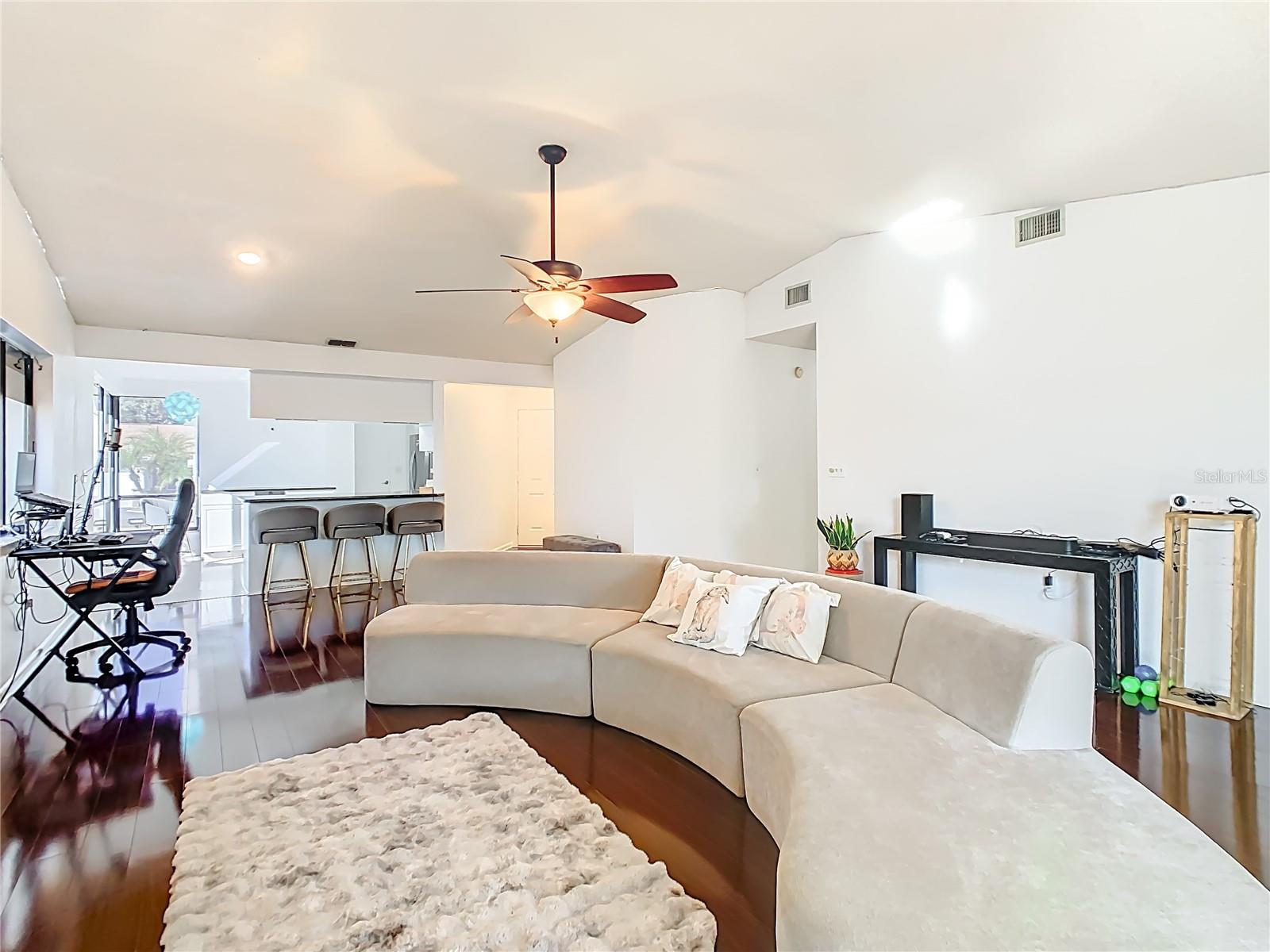 Image 20 of 52 For 4406 Glenns Landing