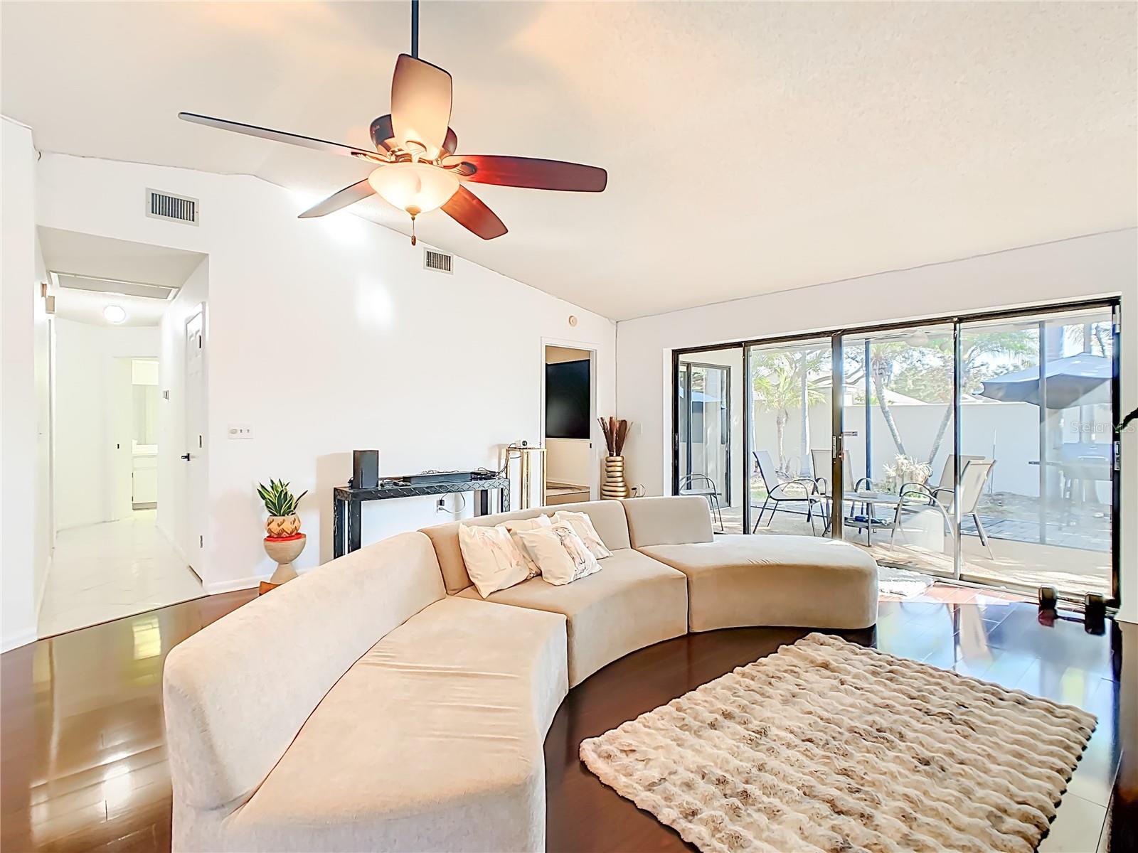 Image 21 of 52 For 4406 Glenns Landing