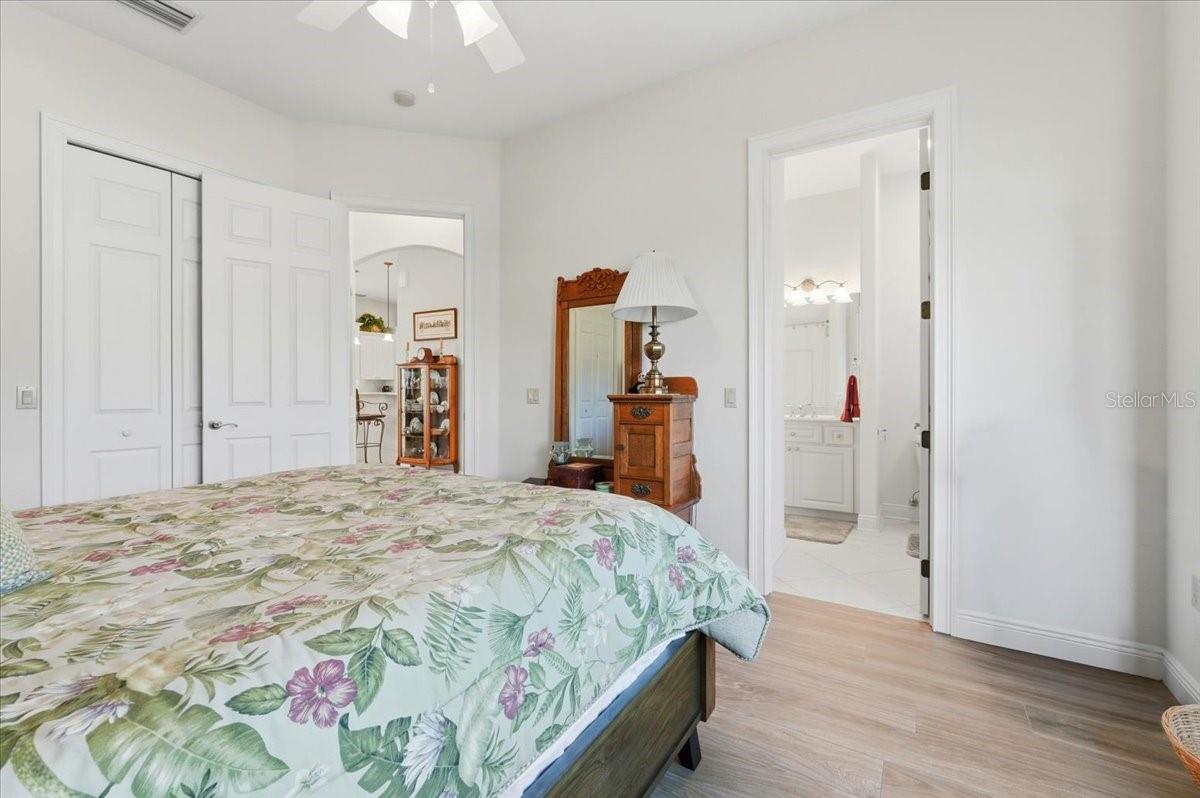 Image 37 of 47 For 451 Motorcoach Drive S