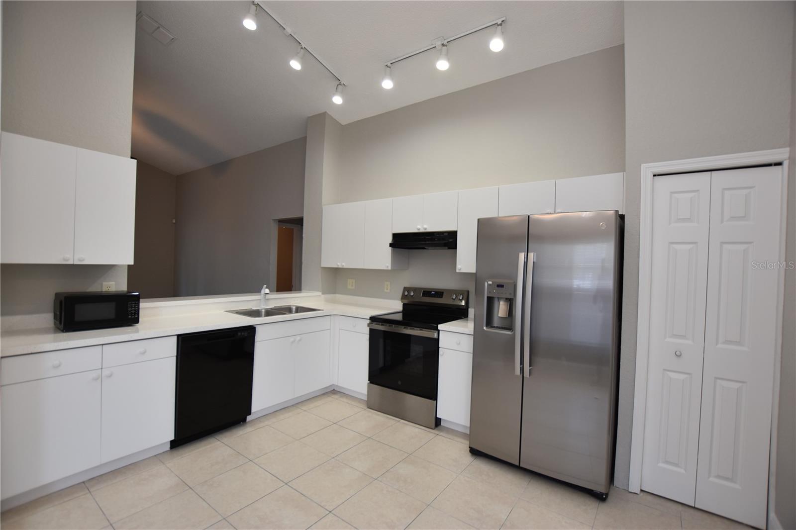 Image 8 of 22 For 141 Osprey Heights Drive