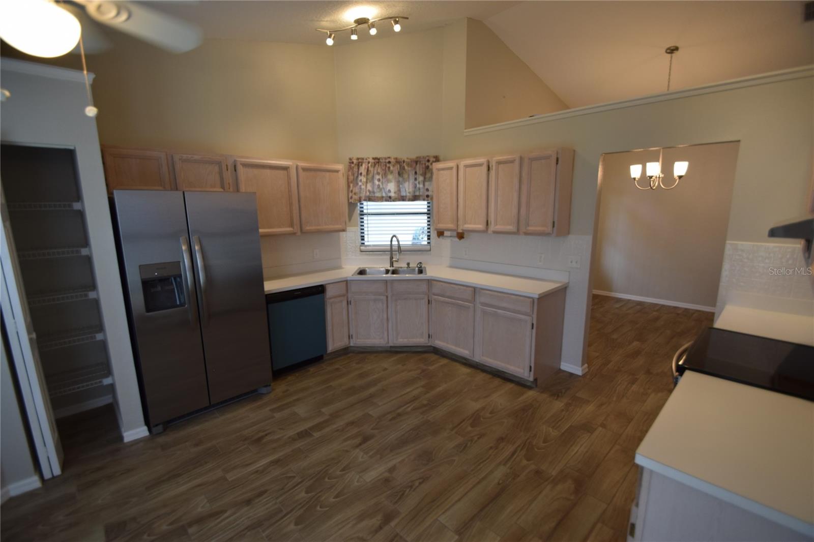 Image 4 of 24 For 6022 Crane Drive