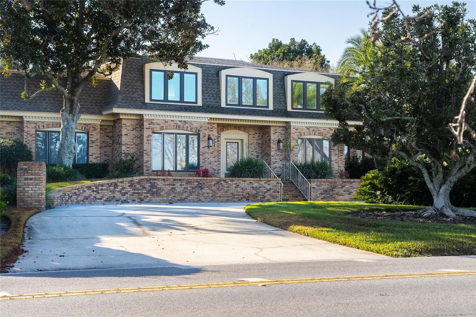 Image 2 of 72 For 555 Lake Hollingsworth Drive