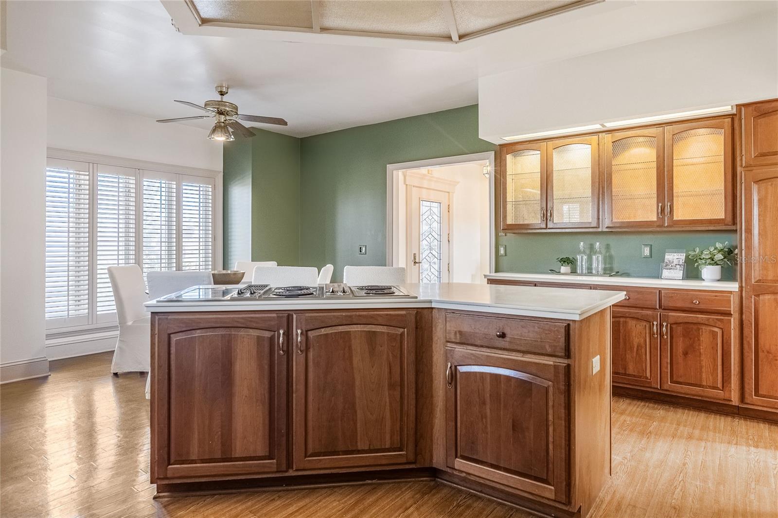 Image 38 of 72 For 555 Lake Hollingsworth Drive