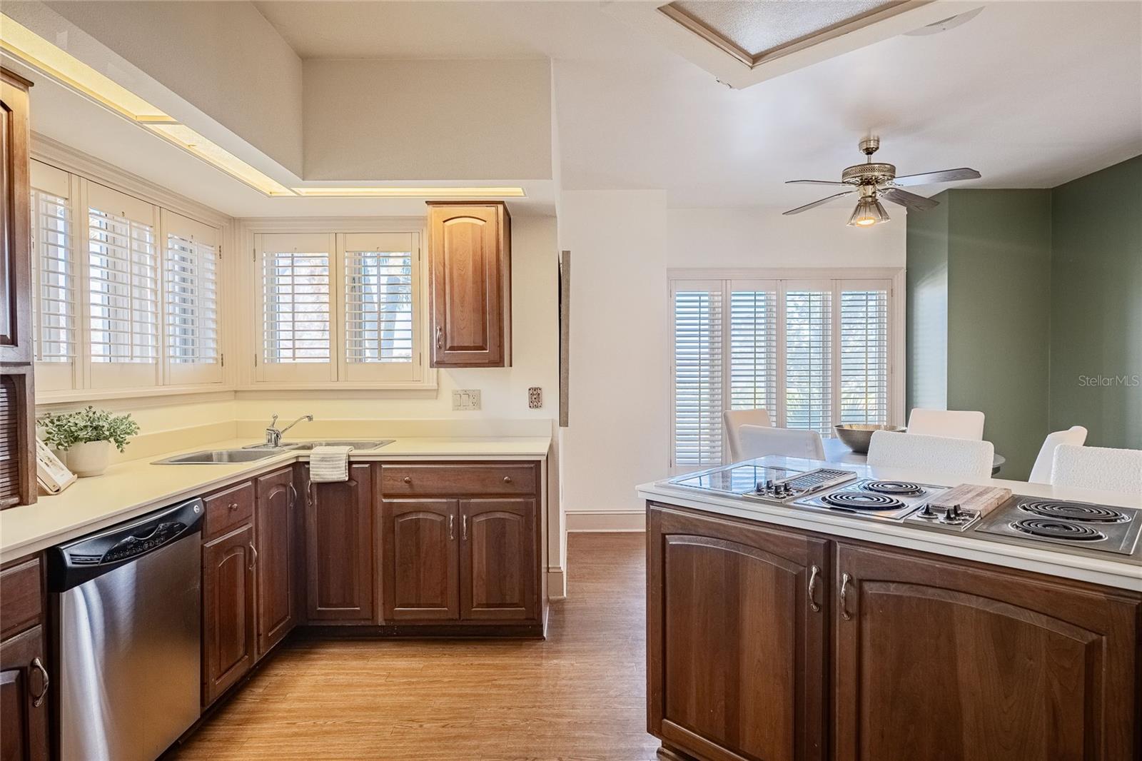 Image 40 of 72 For 555 Lake Hollingsworth Drive