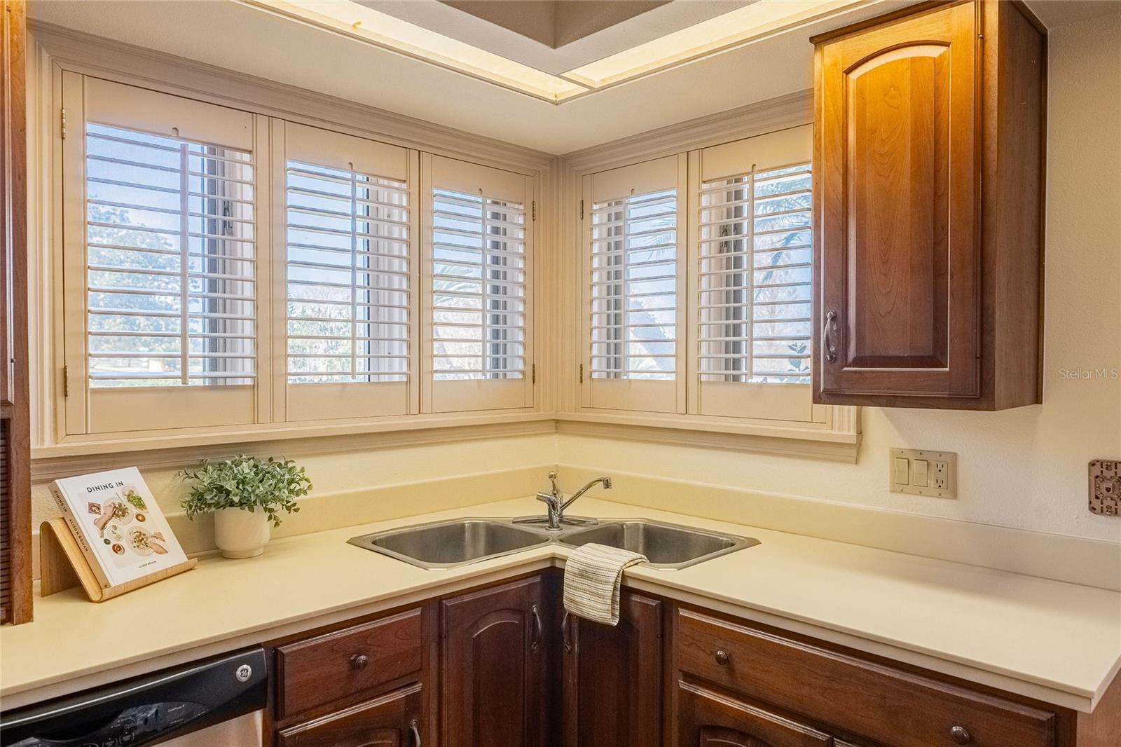 Image 43 of 72 For 555 Lake Hollingsworth Drive