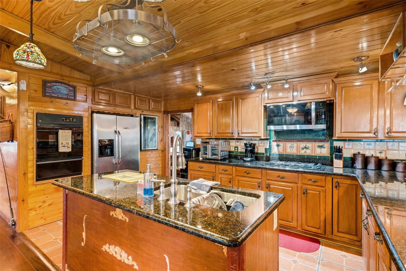 Image 11 of 47 For 2350 Lakeview Drive