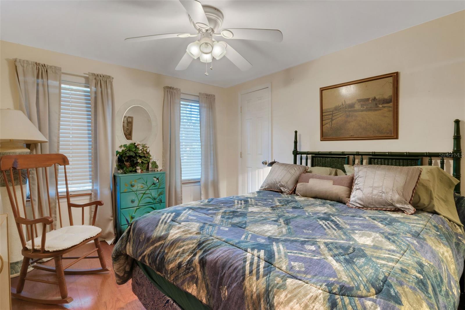 Image 19 of 47 For 2350 Lakeview Drive