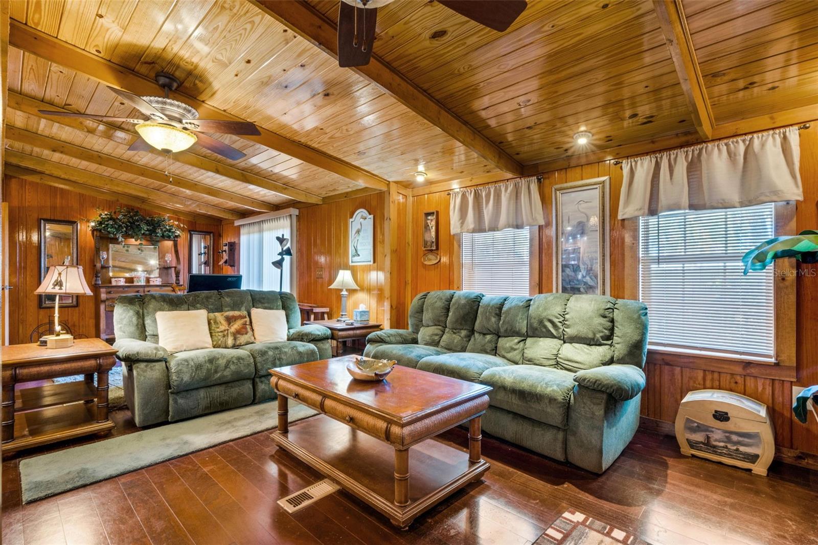 Image 4 of 47 For 2350 Lakeview Drive