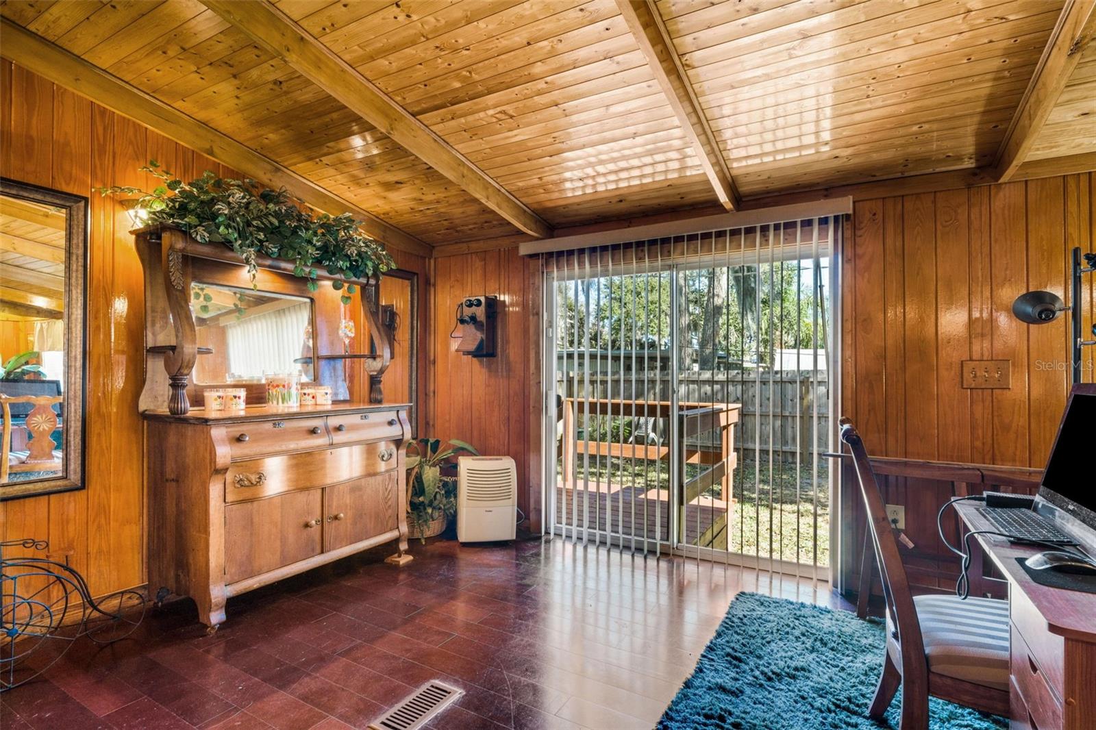 Image 7 of 47 For 2350 Lakeview Drive