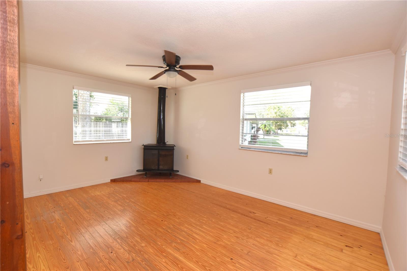 Image 13 of 36 For 1503 Hanson Avenue