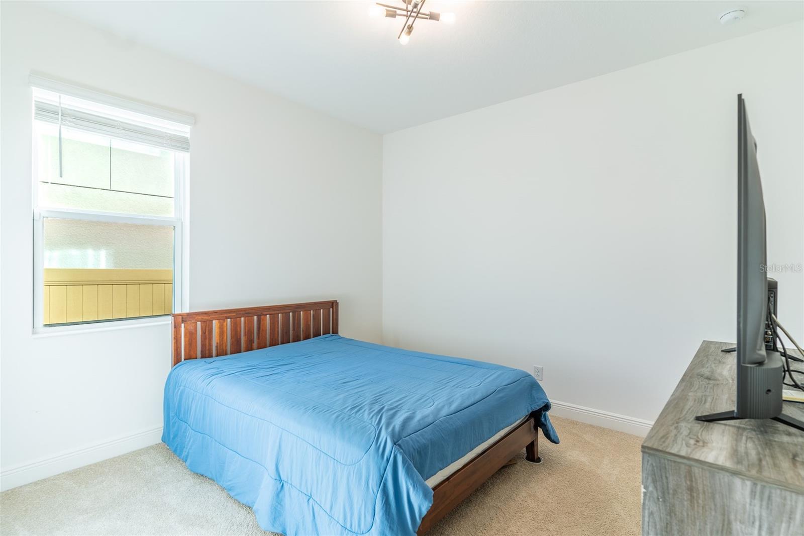 Image 10 of 39 For 622 Bellingham Way