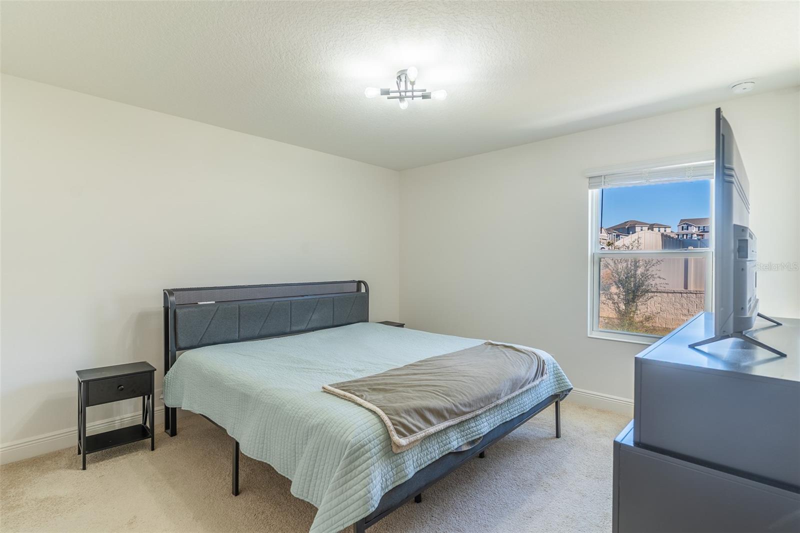 Image 11 of 39 For 622 Bellingham Way