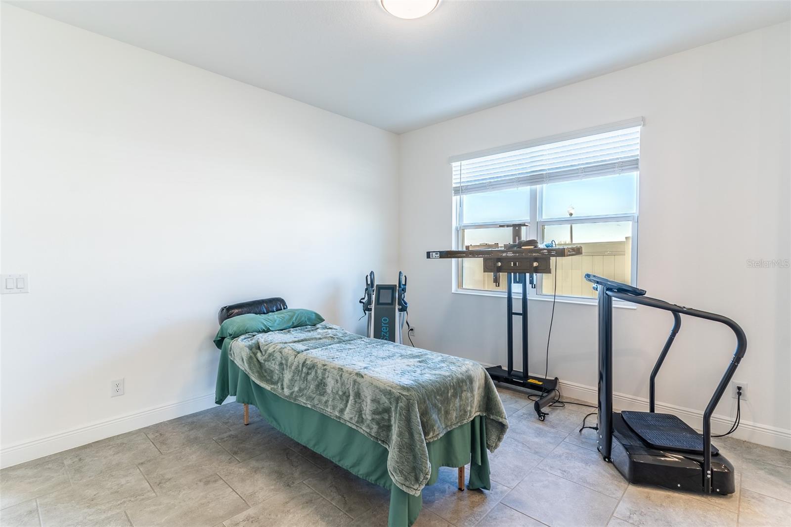 Image 12 of 39 For 622 Bellingham Way