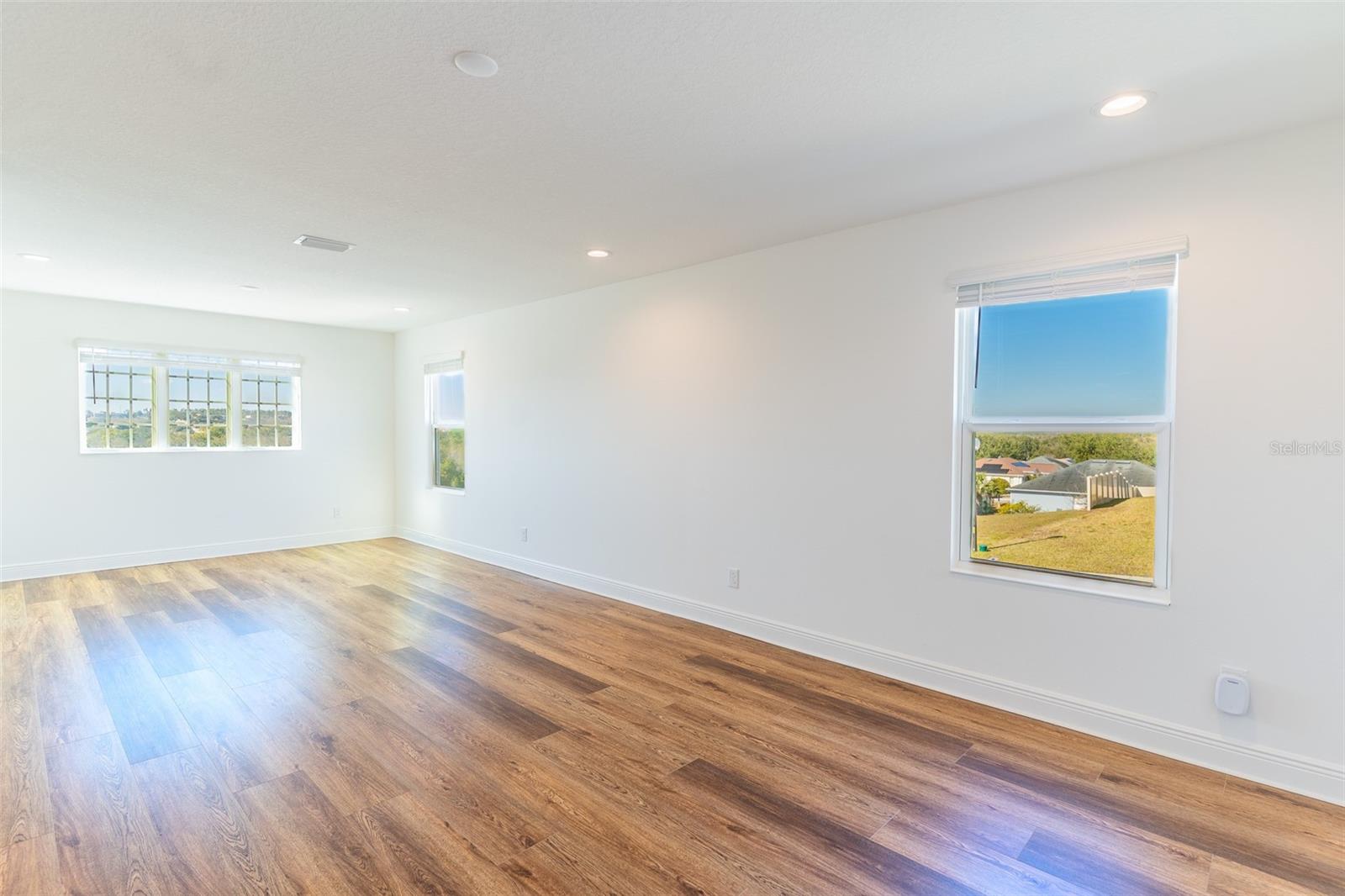 Image 18 of 39 For 622 Bellingham Way