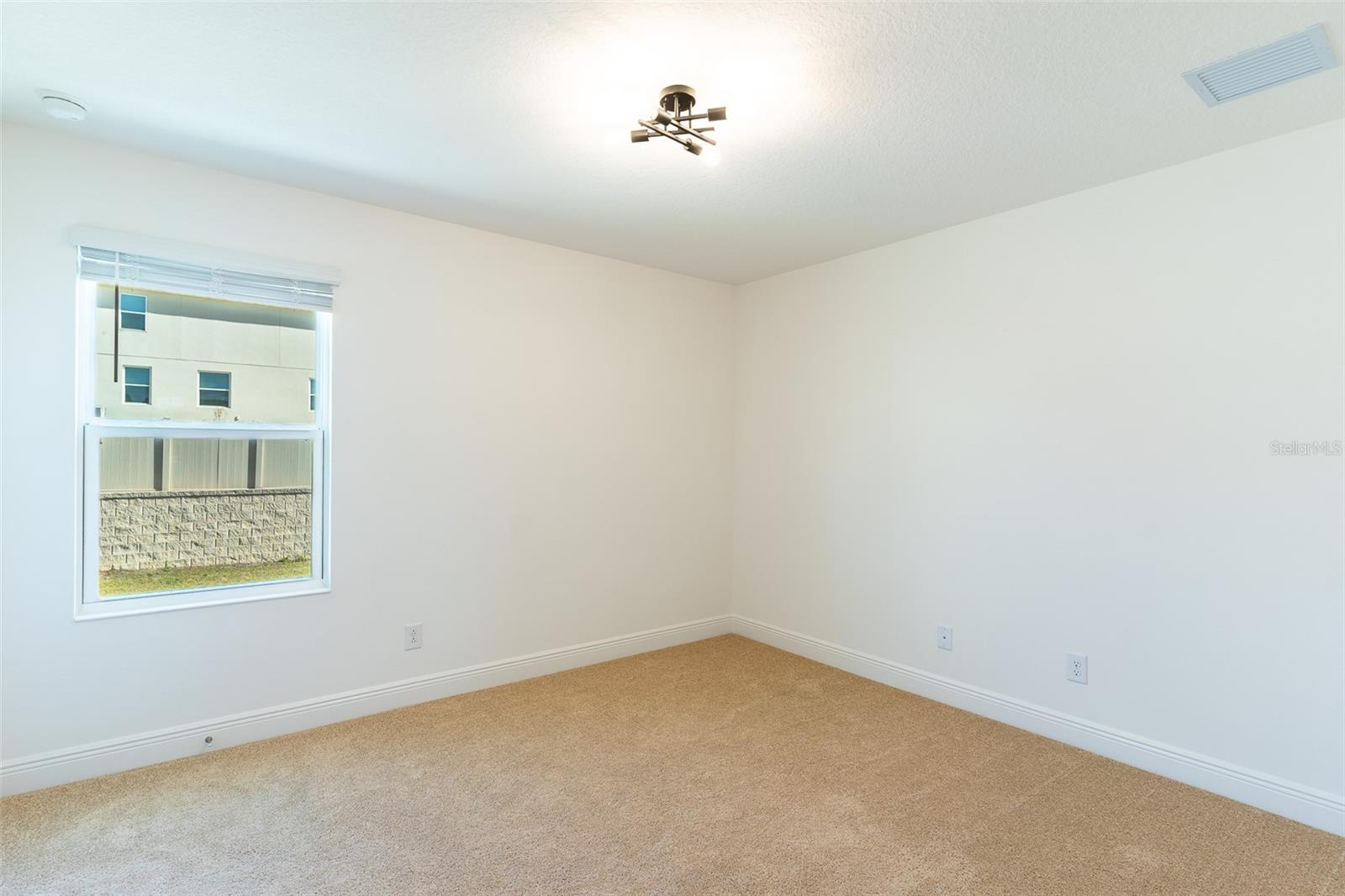 Image 21 of 39 For 622 Bellingham Way