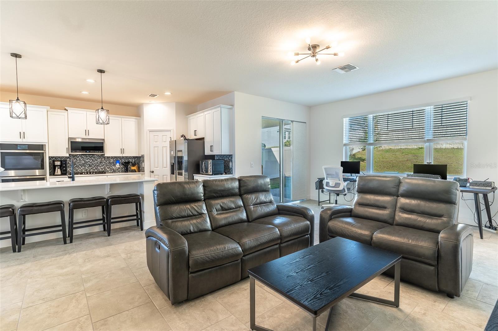 Image 5 of 39 For 622 Bellingham Way