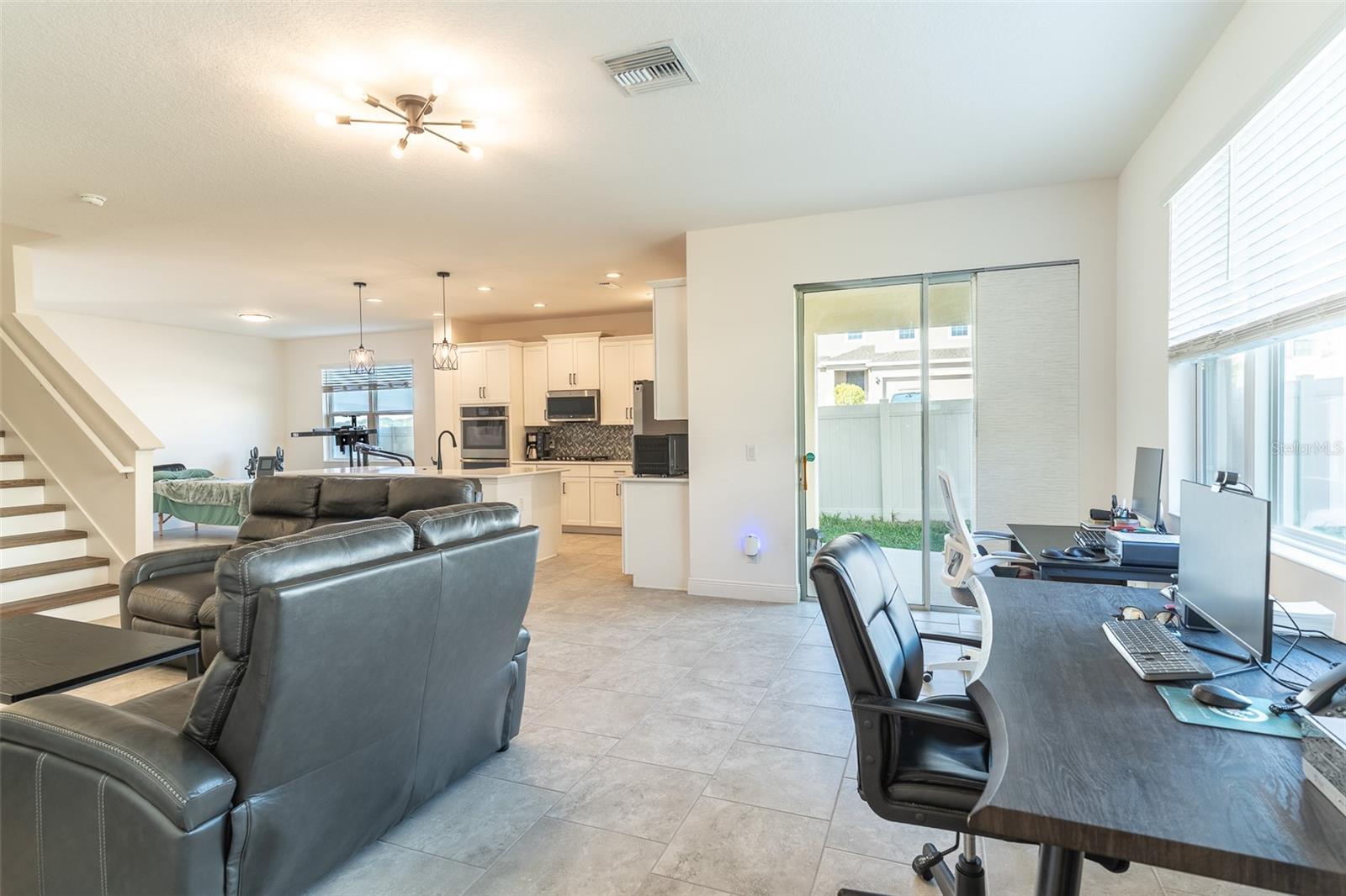 Image 8 of 39 For 622 Bellingham Way