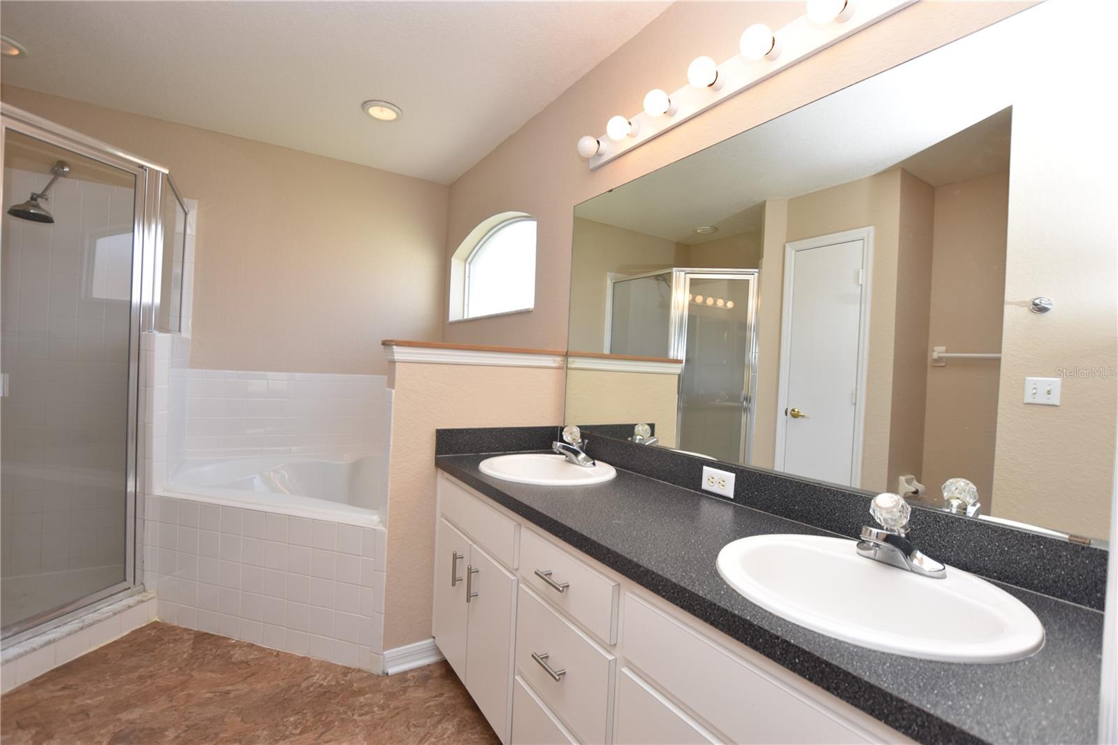 Image 14 of 23 For 2830 Hickory Ridge Drive