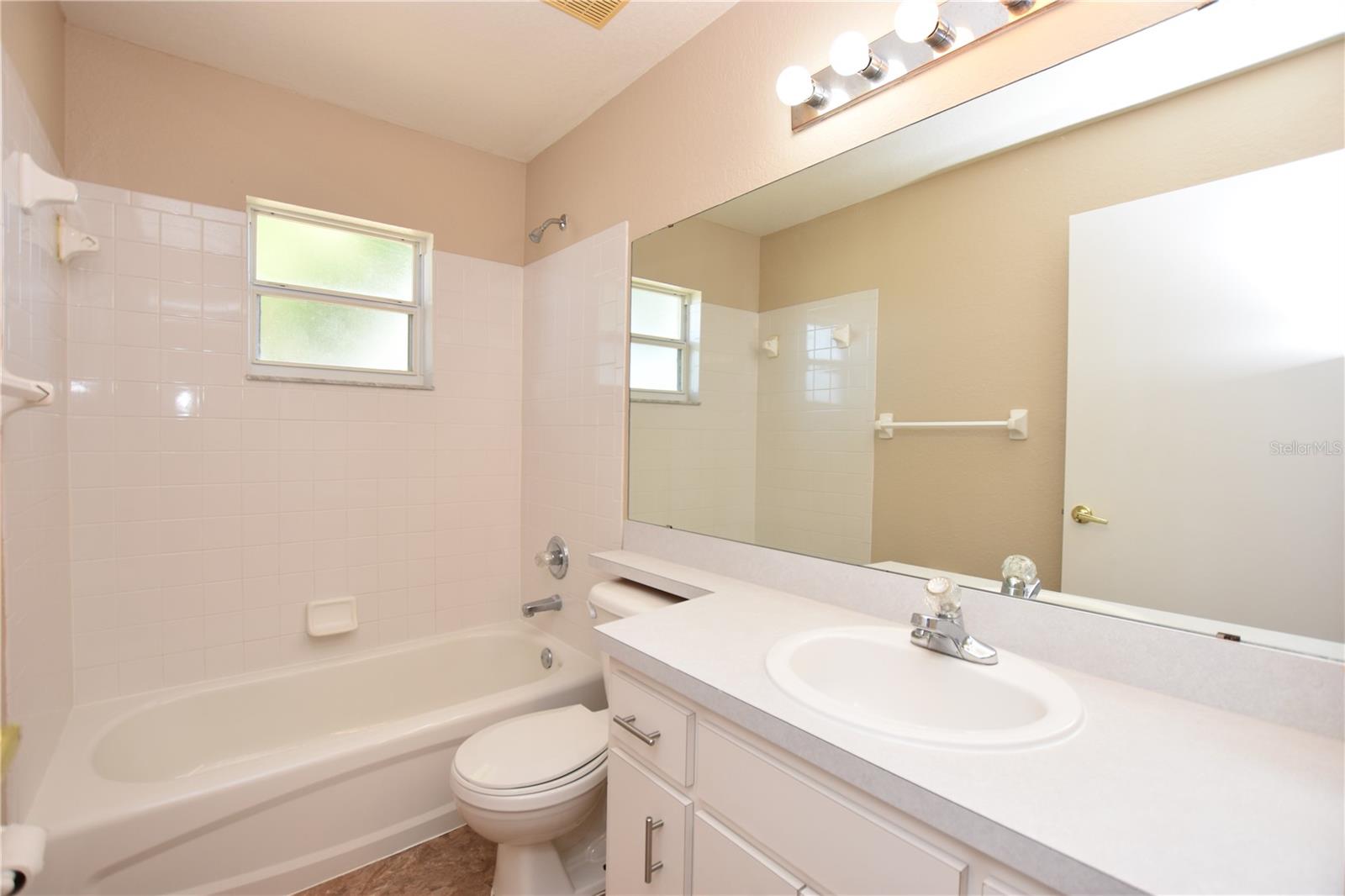 Image 17 of 23 For 2830 Hickory Ridge Drive