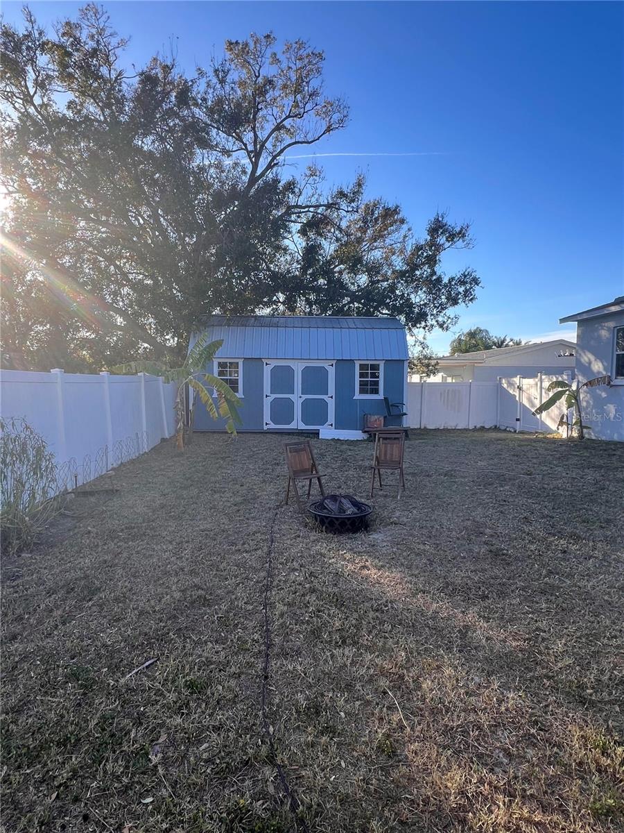 Listing photo id 15 for 520 Fairhope Drive