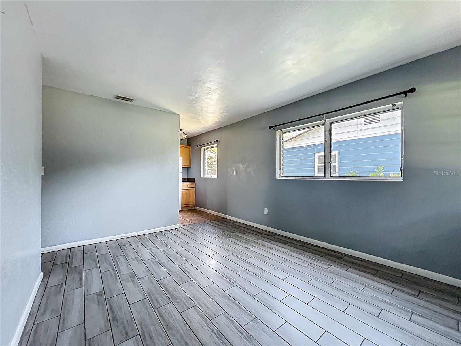 Image 14 of 42 For 1025 Central Avenue