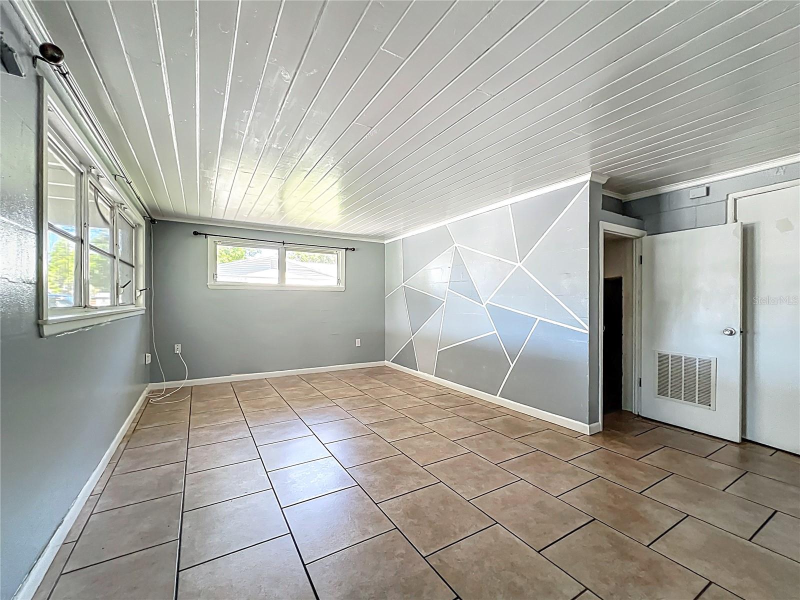 Image 26 of 42 For 1025 Central Avenue