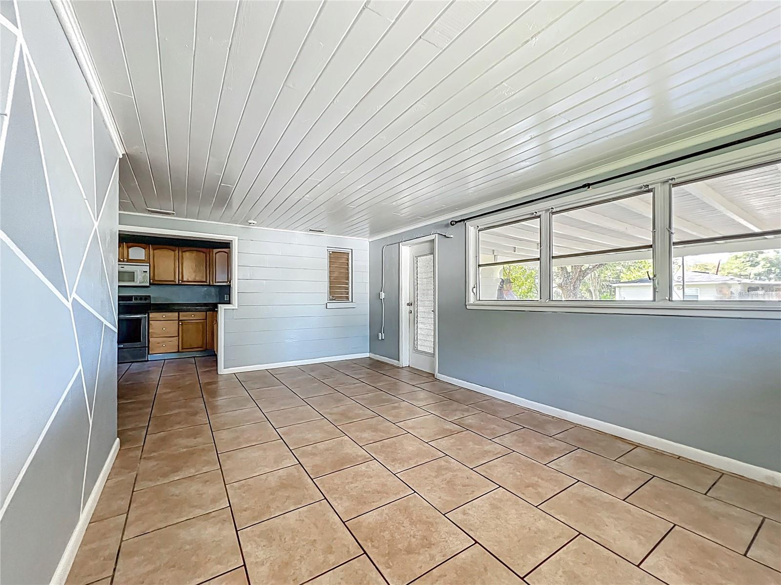 Image 28 of 42 For 1025 Central Avenue