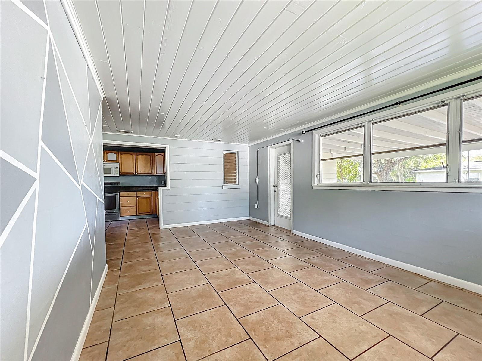 Image 29 of 42 For 1025 Central Avenue