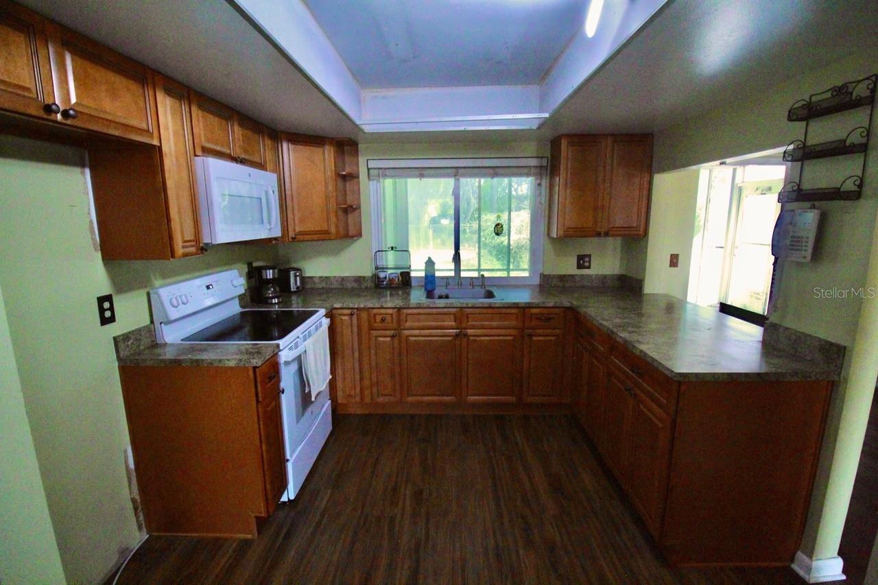 Image 5 of 22 For 4090 Old Colony Road