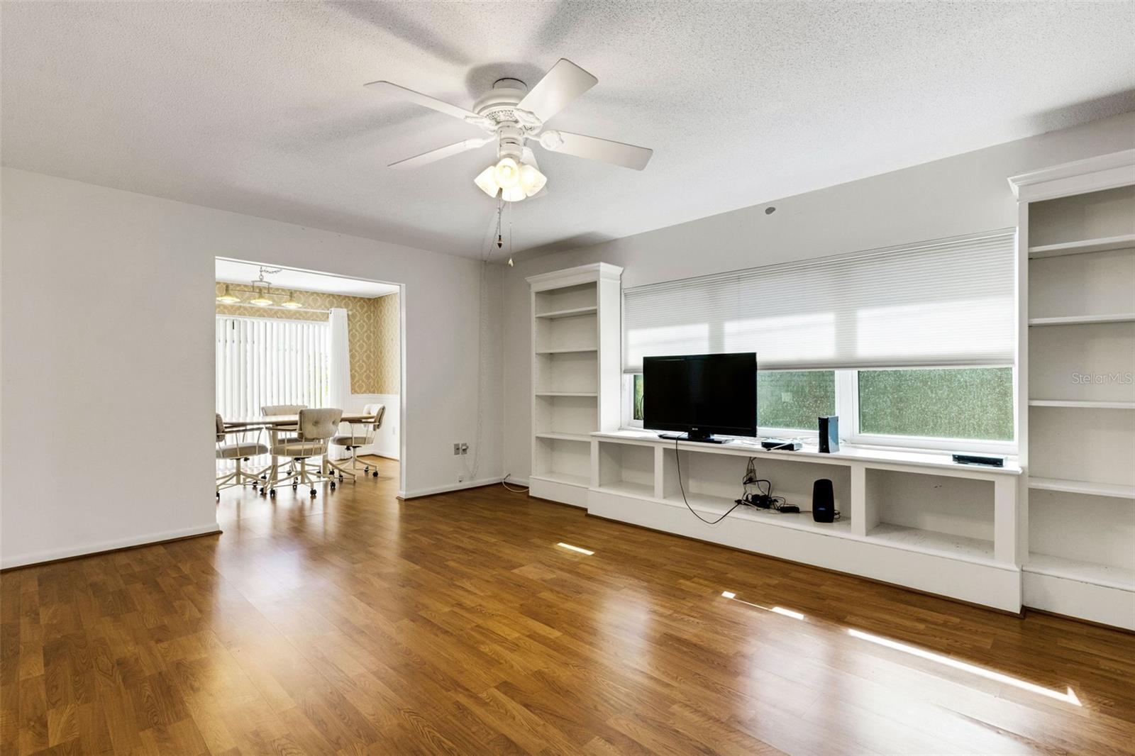 Image 12 of 35 For 512 Cameo Drive