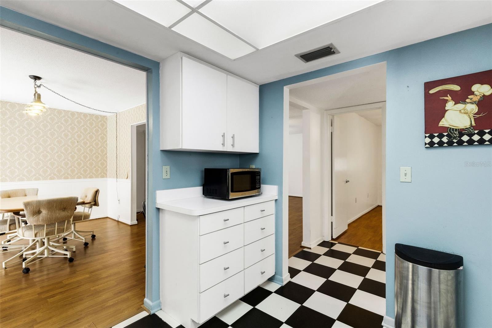 Image 19 of 35 For 512 Cameo Drive