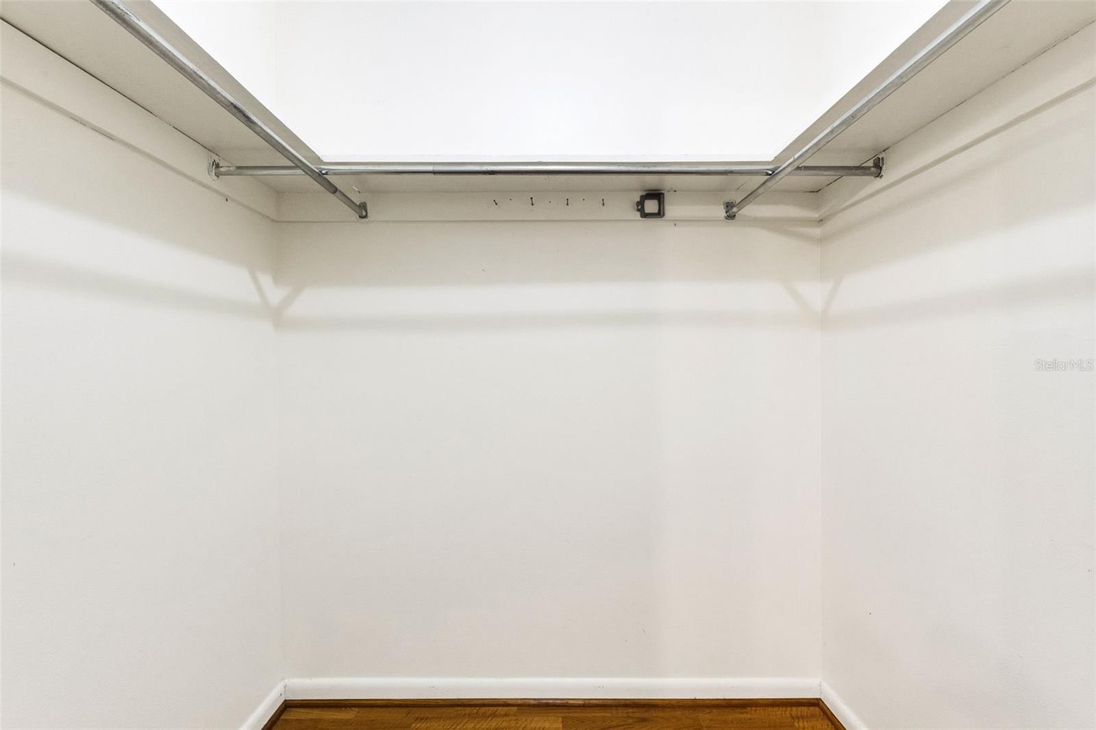 Image 25 of 35 For 512 Cameo Drive